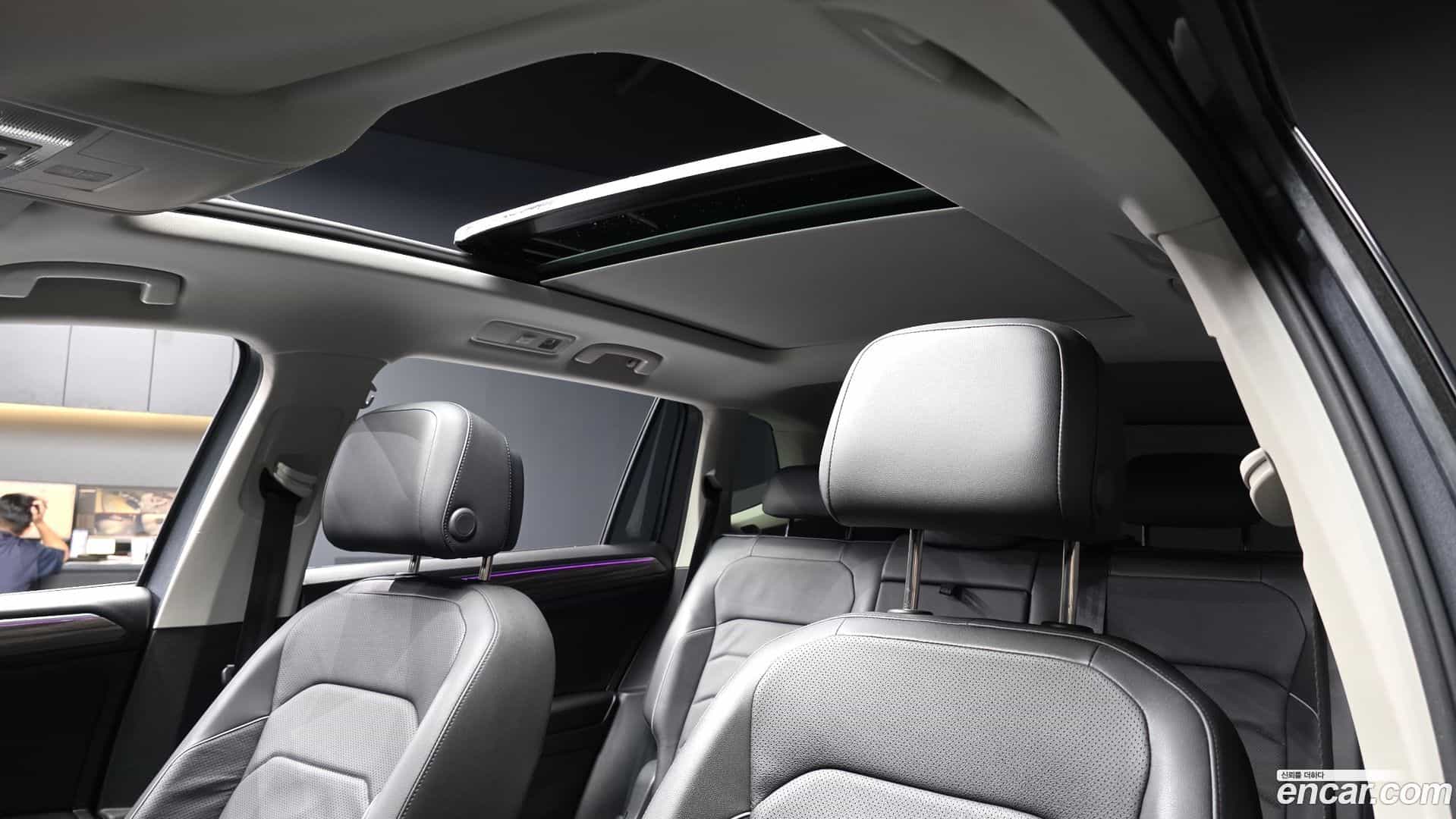 Tiguan Volkswagen 2022.11-OPTION-022