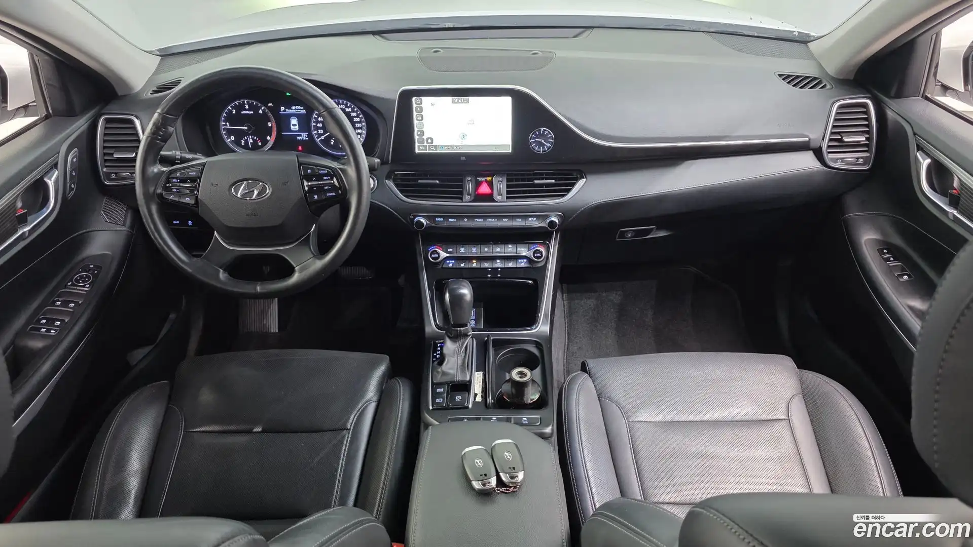 Grandeur Hyundai 2018.0-INNER-007