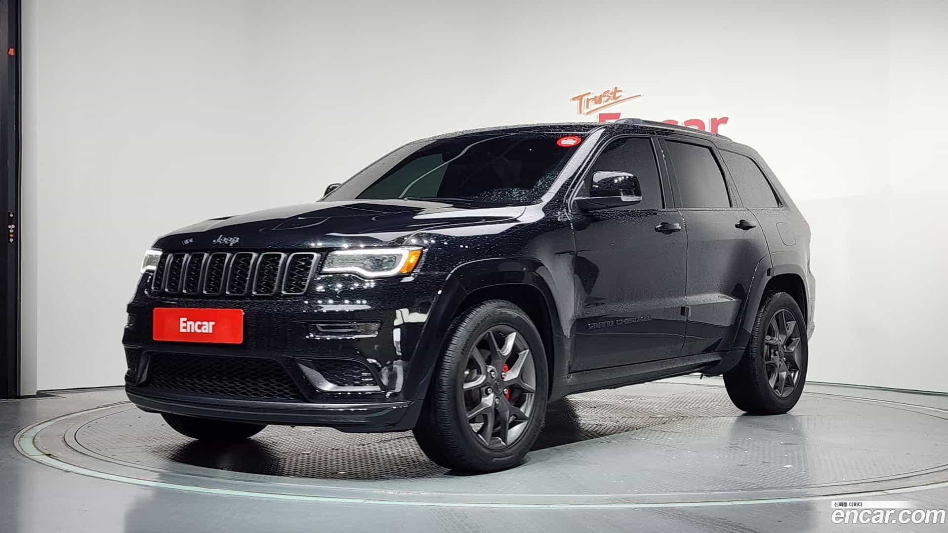 Cherokee Jeep 2020.5-OUTER-001