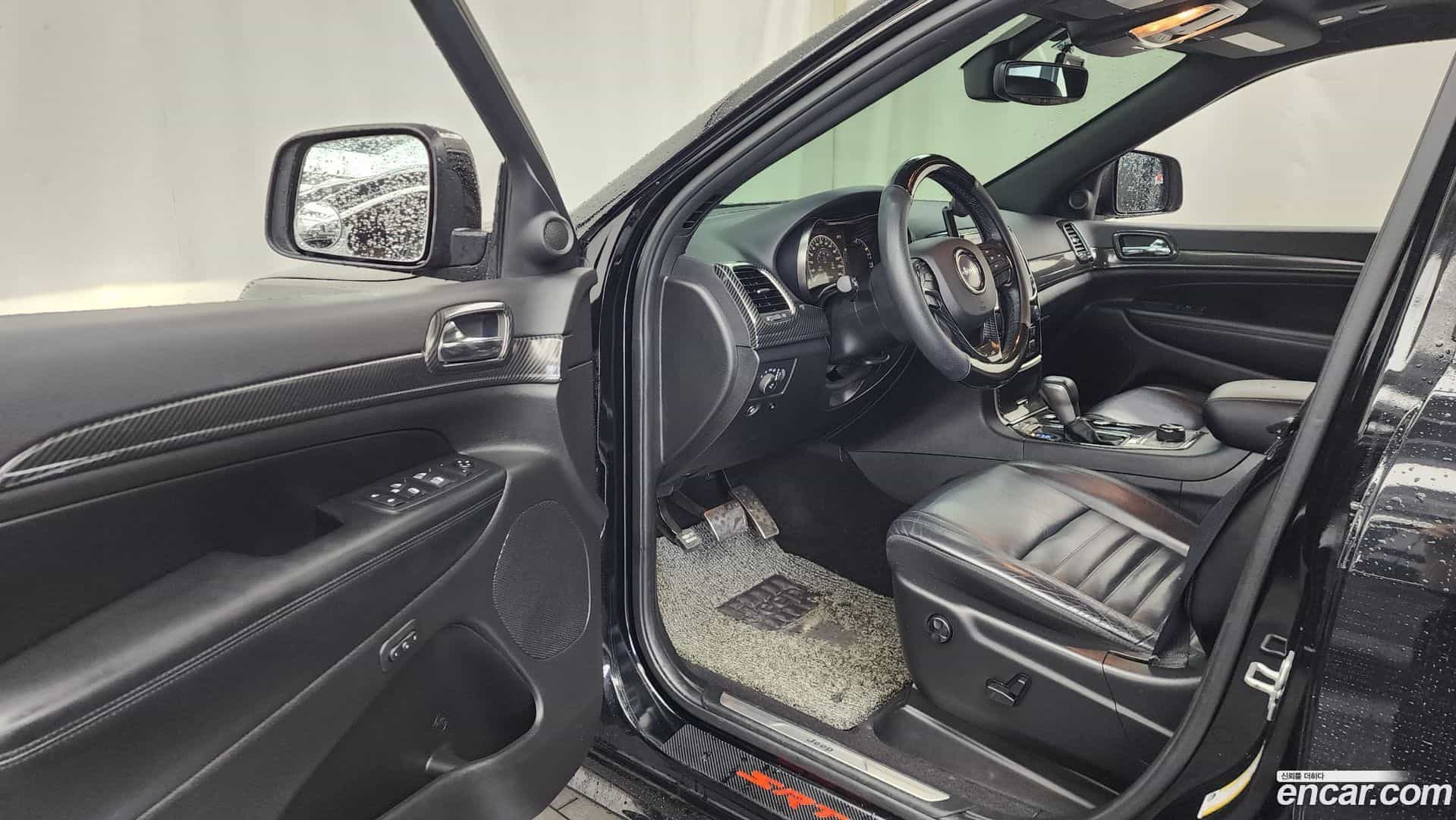 Cherokee Jeep 2020.5-INNER-010