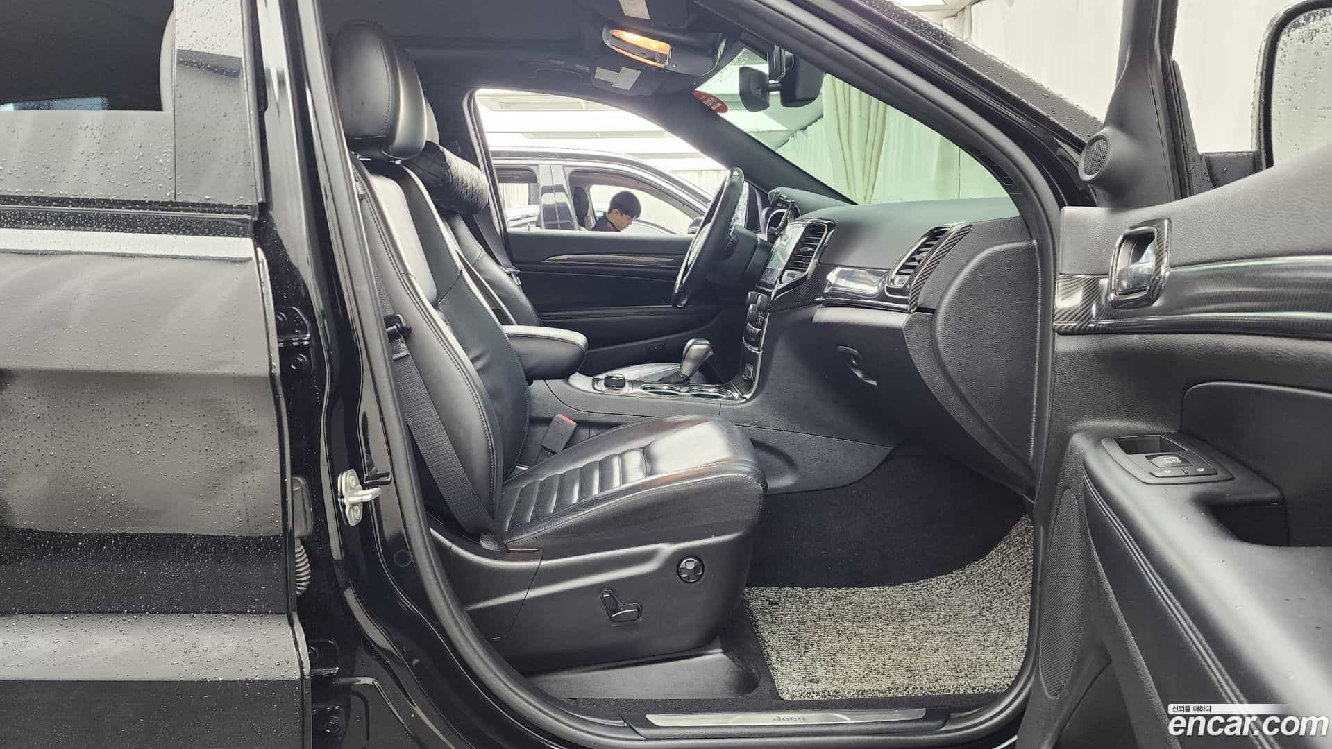 Cherokee Jeep 2020.5-OPTION-015