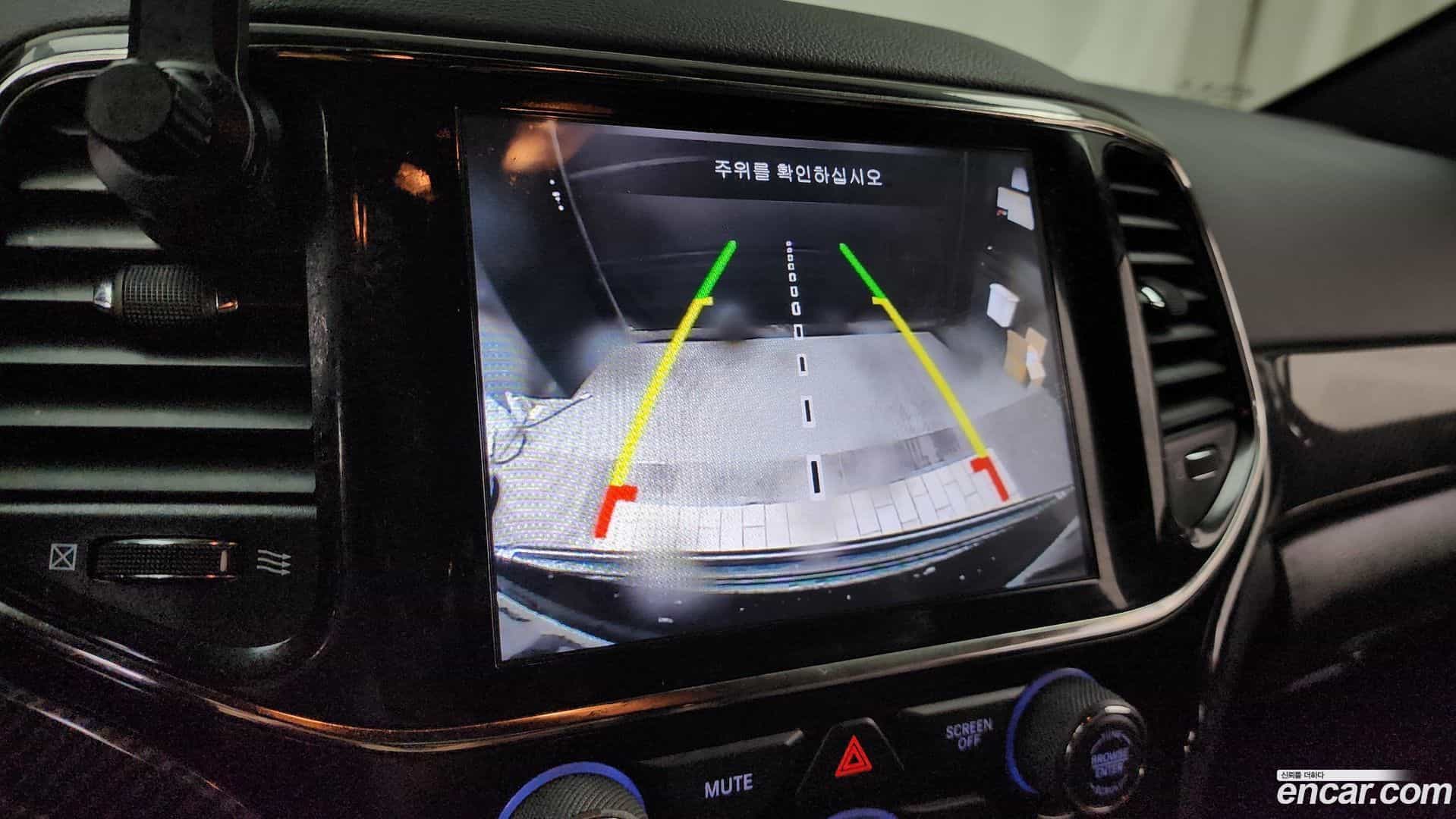 Cherokee Jeep 2020.5-OPTION-019