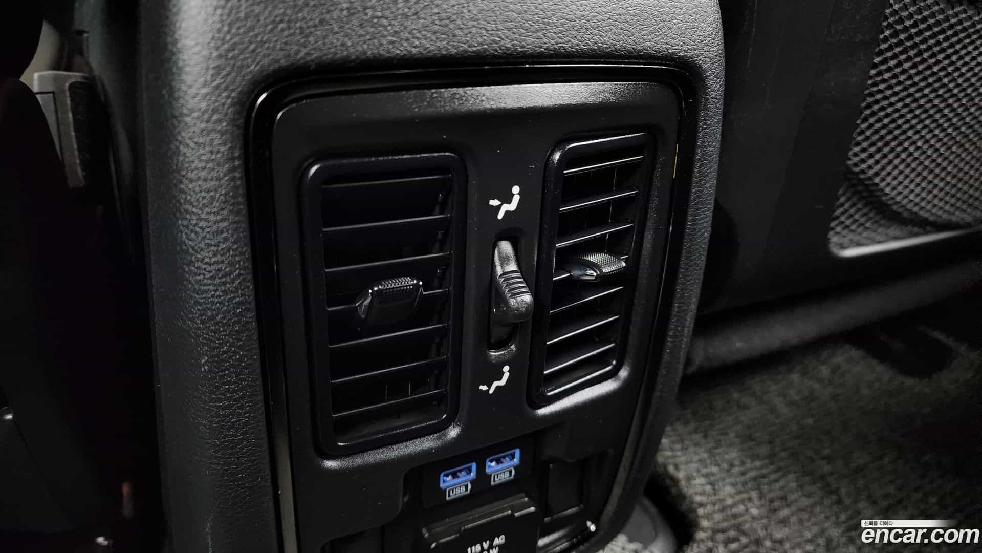 Cherokee Jeep 2020.5-OPTION-023