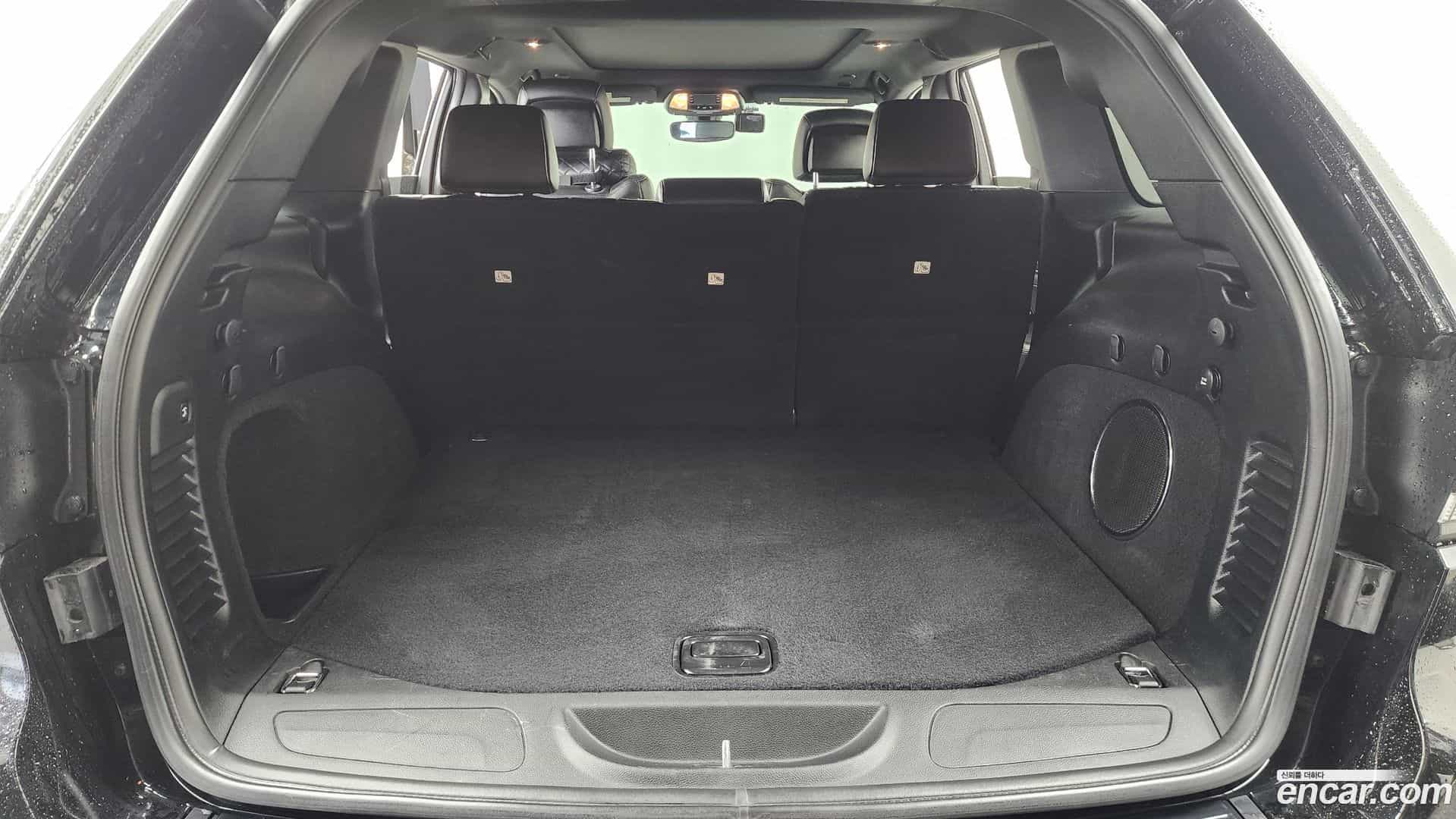 Cherokee Jeep 2020.5-OPTION-024