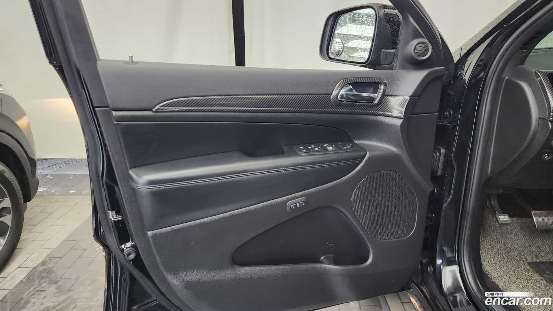 Cherokee Jeep 2020.5-INNER-034