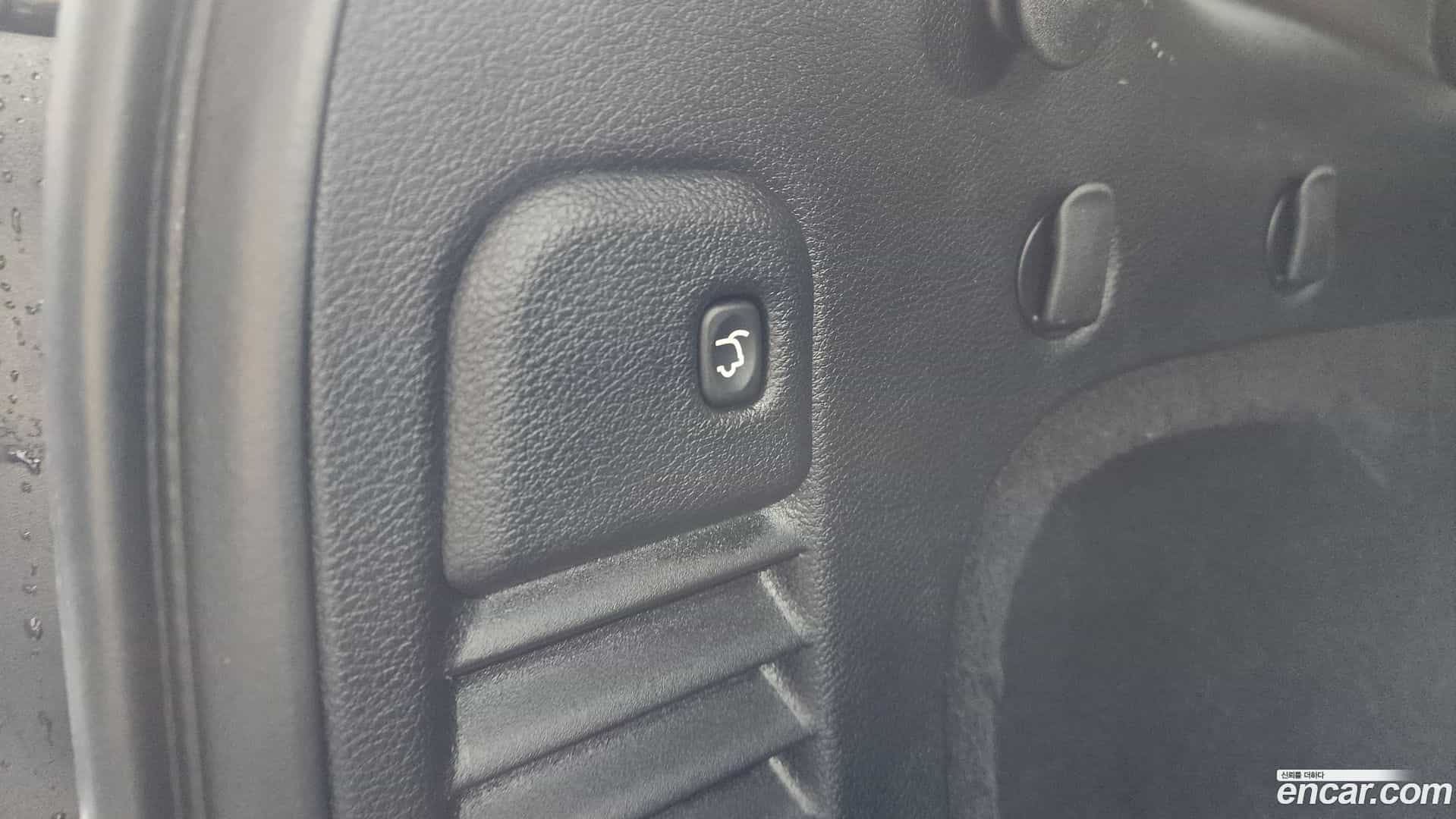 Cherokee Jeep 2020.5-OPTION-040