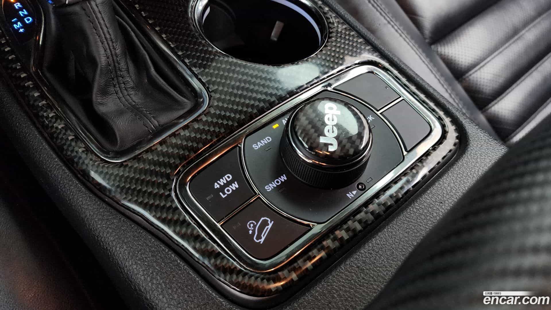 Cherokee Jeep 2020.5-OPTION-044