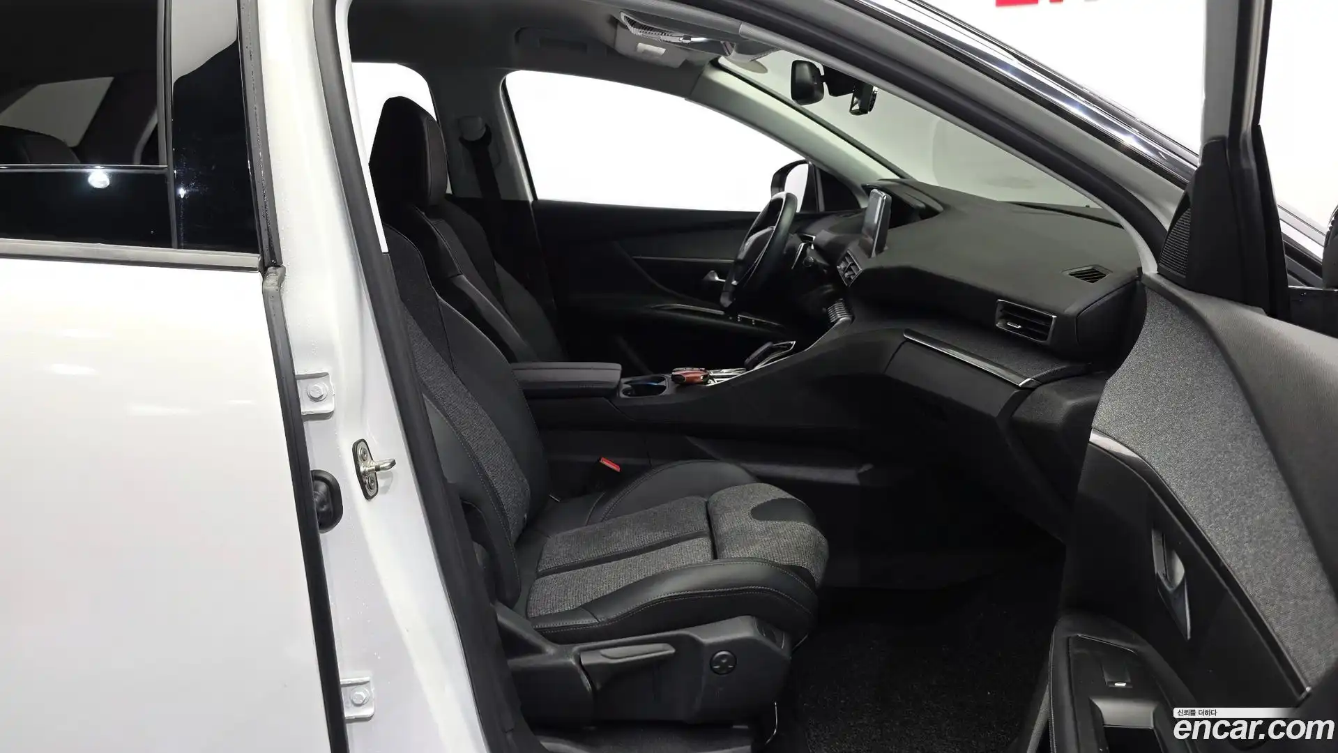 3008 Peugeot 2019.11-OPTION-016
