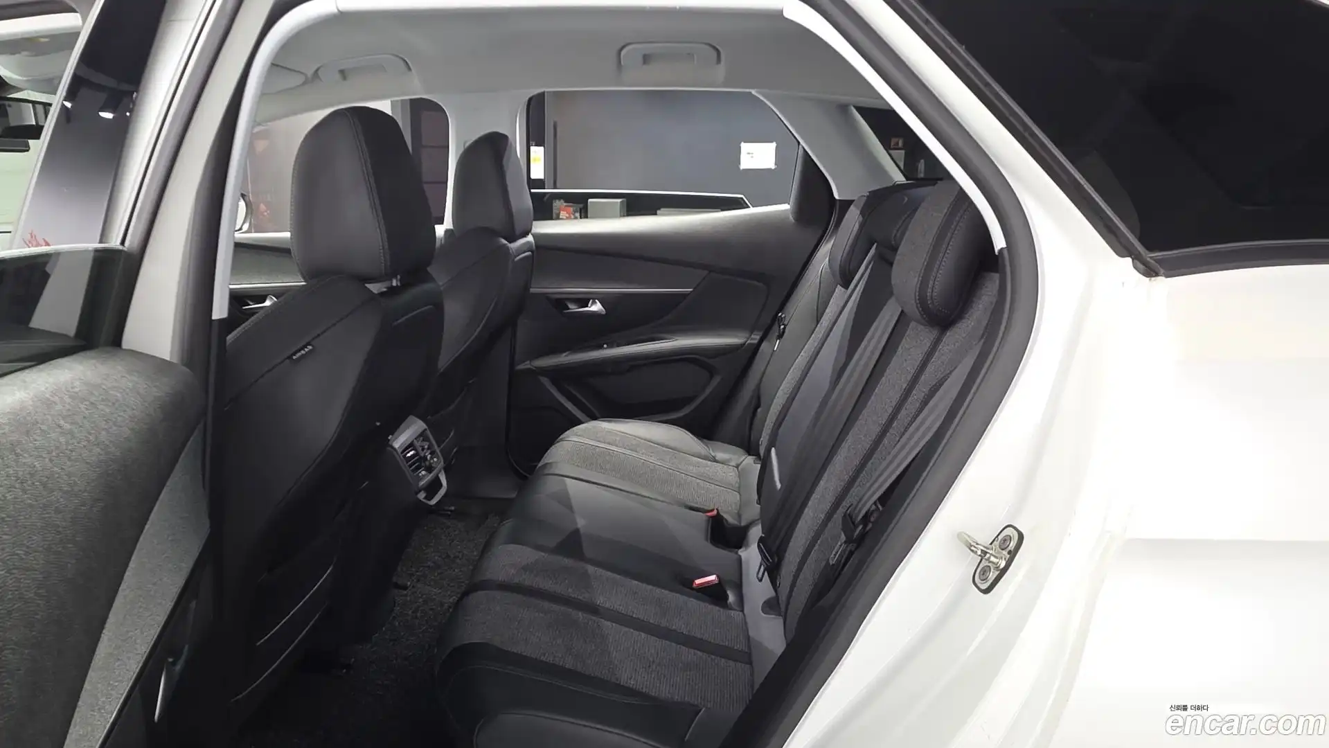 3008 Peugeot 2019.11-INNER-036