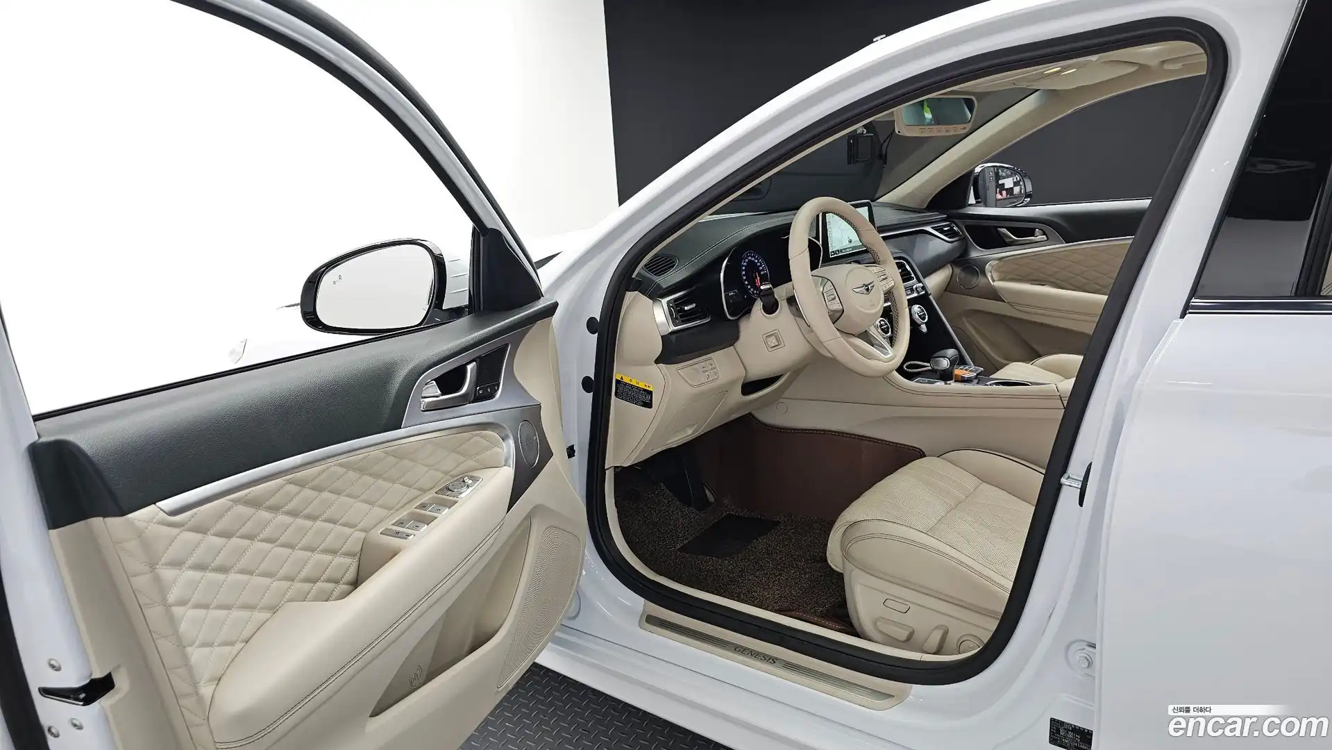G70 Genesis 2019.0-INNER-010