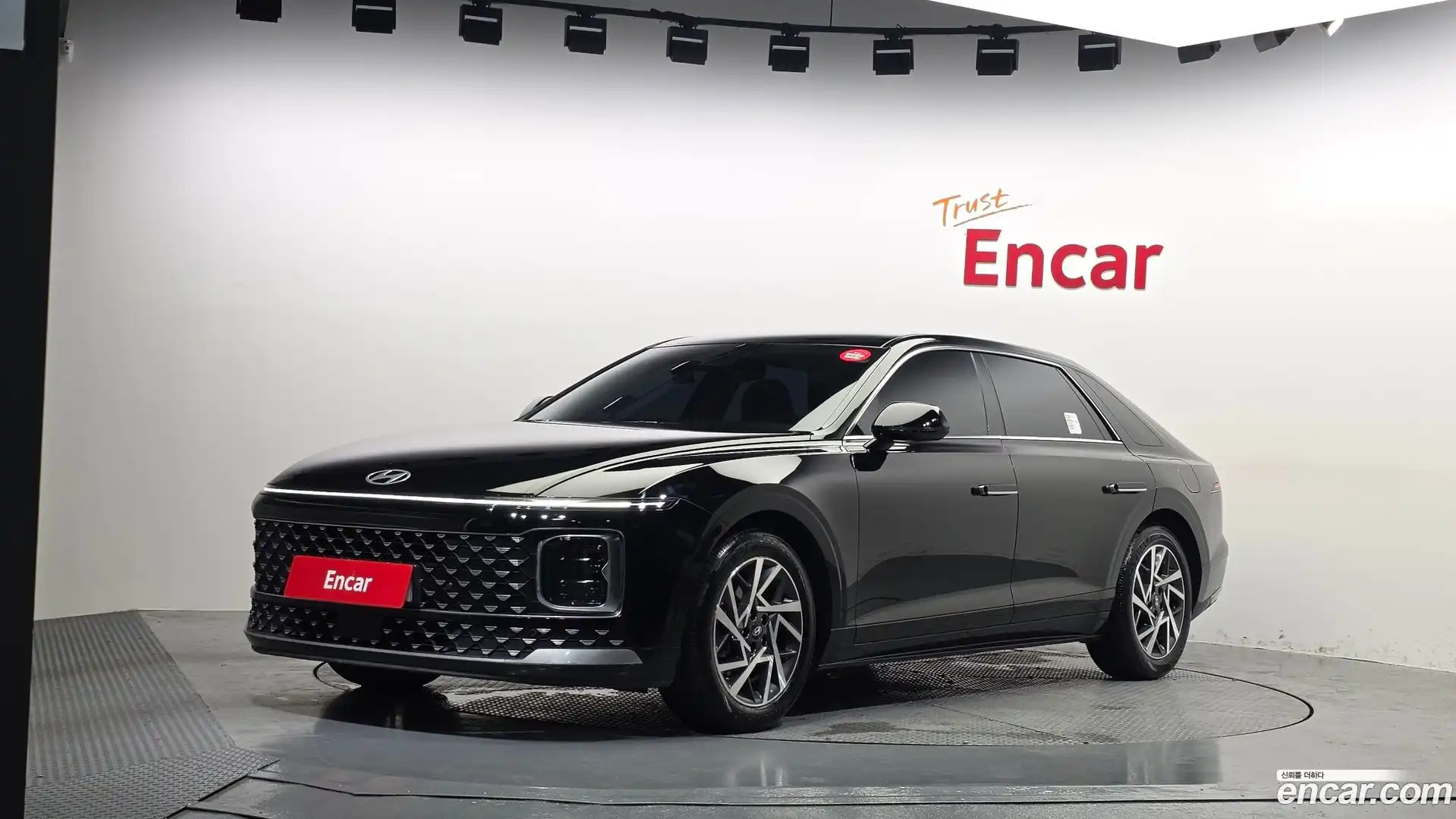 Grandeur Hyundai 2023.0-OUTER-001