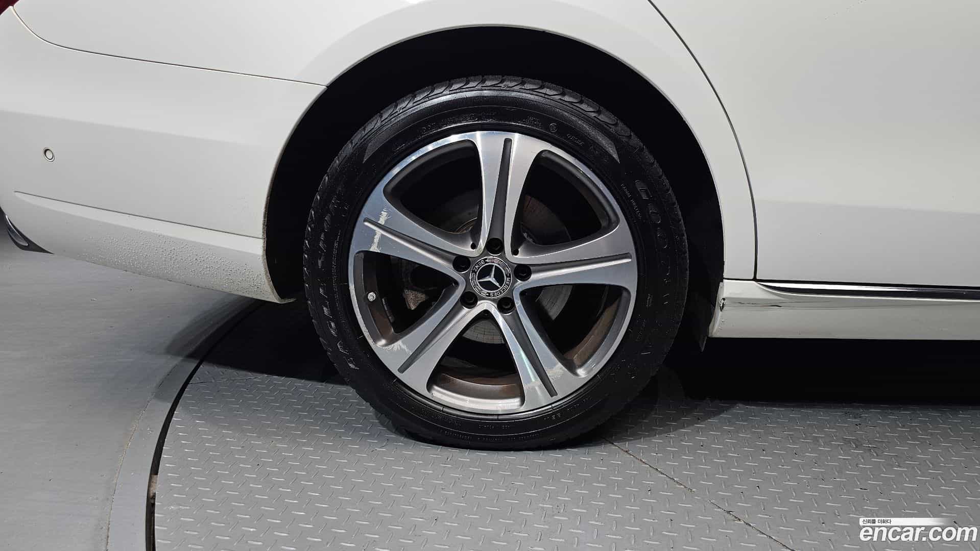 E-Class Mercedes-Benz 2019.9-OUTER-005