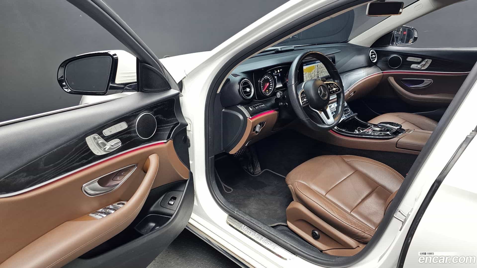 E-Class Mercedes-Benz 2019.9-INNER-010