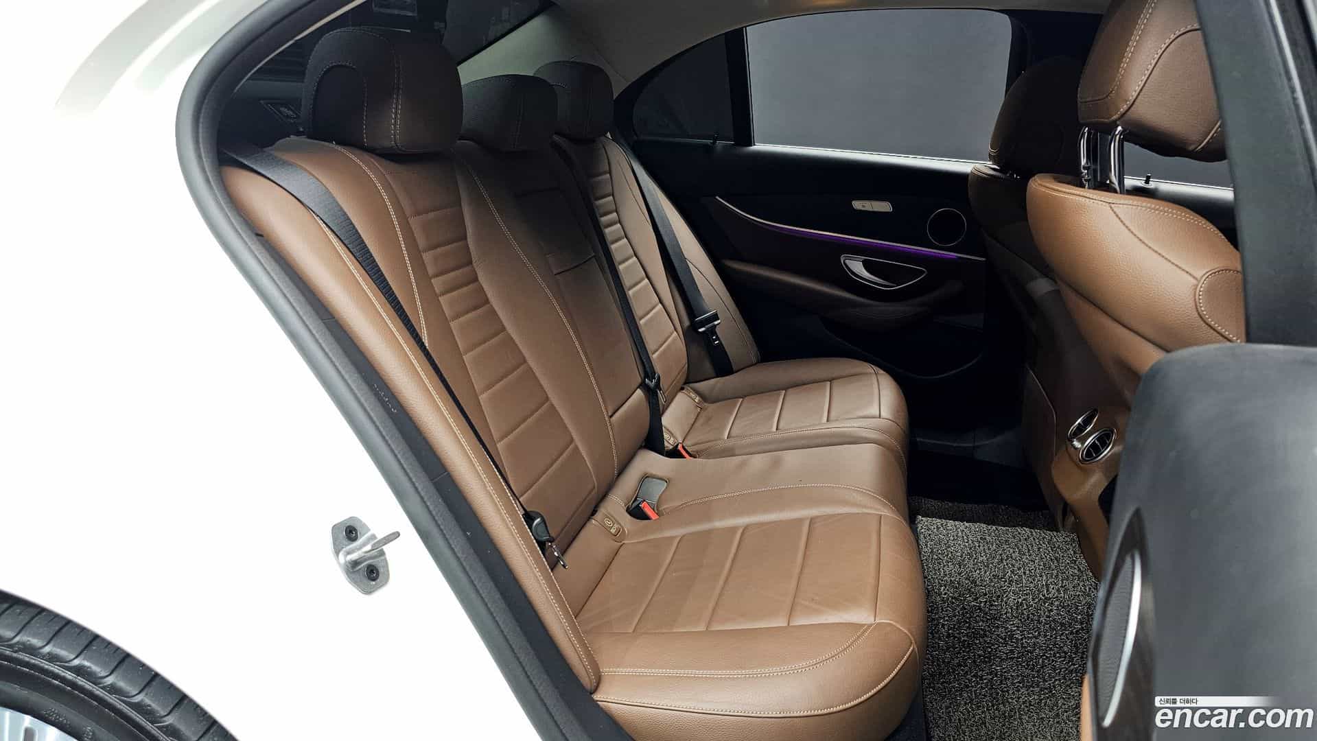 E-Class Mercedes-Benz 2019.9-OPTION-015
