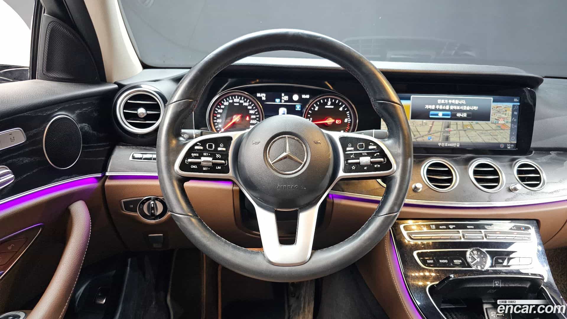 E-Class Mercedes-Benz 2019.9-OPTION-016