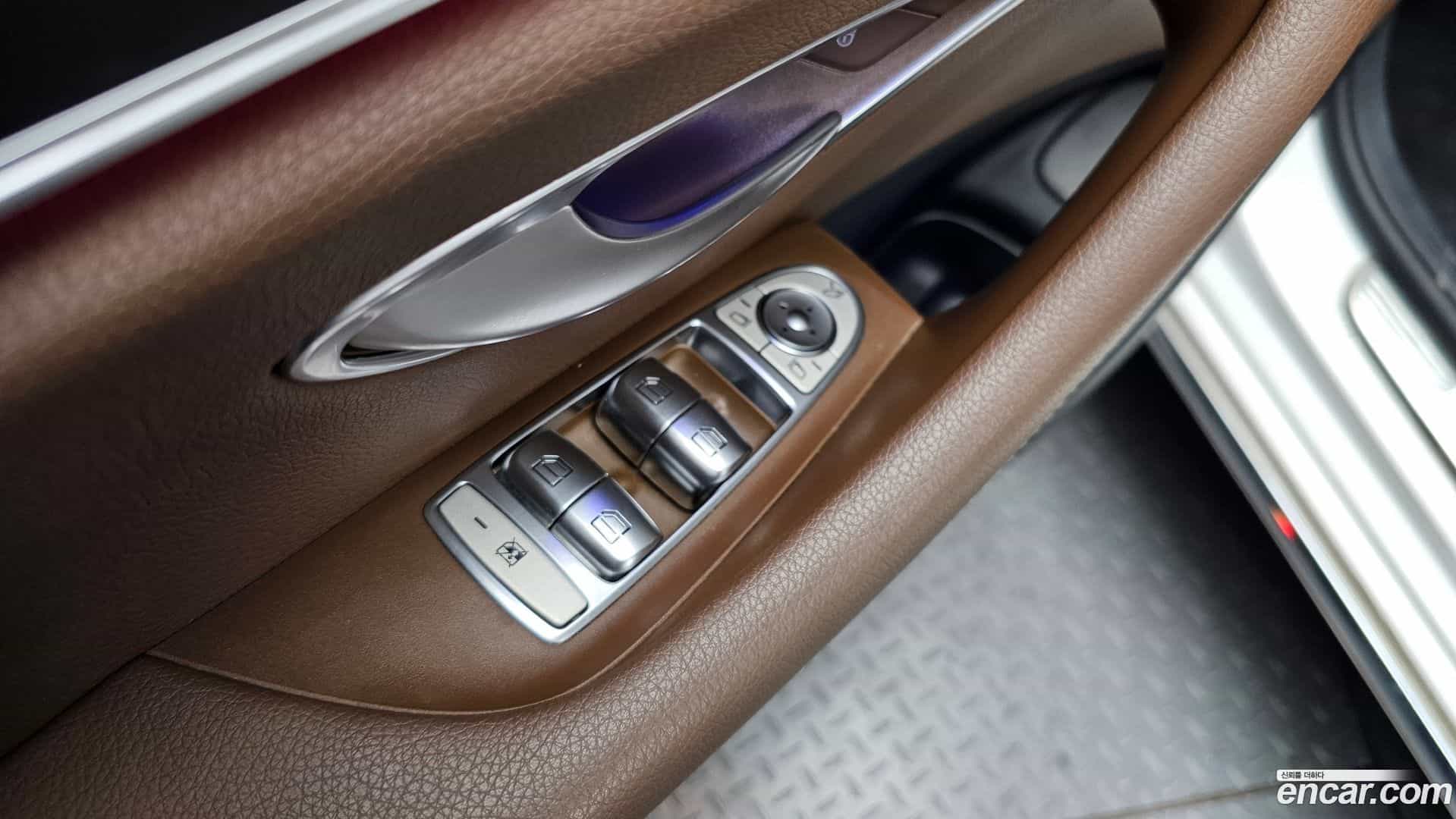 E-Class Mercedes-Benz 2019.9-OPTION-022
