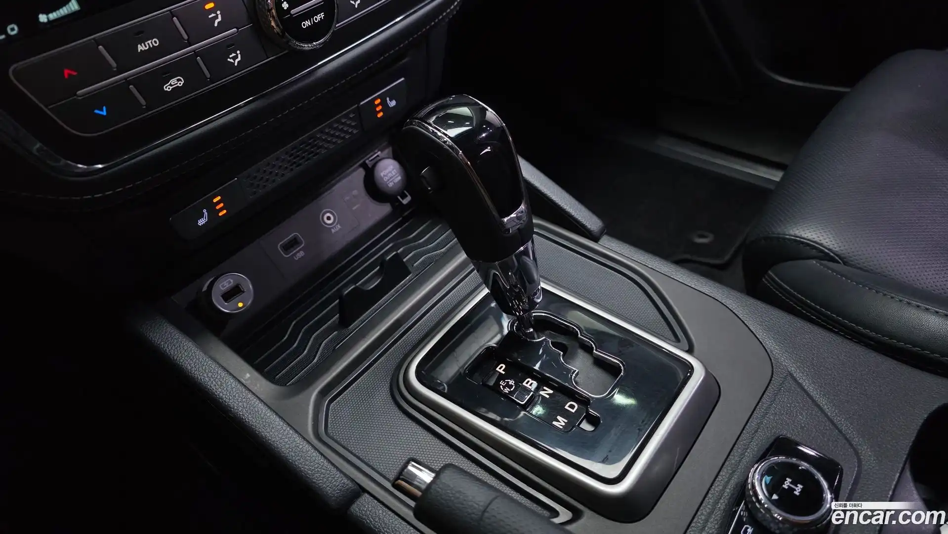 Rexton KG Mobility 2018.4-INNER-009