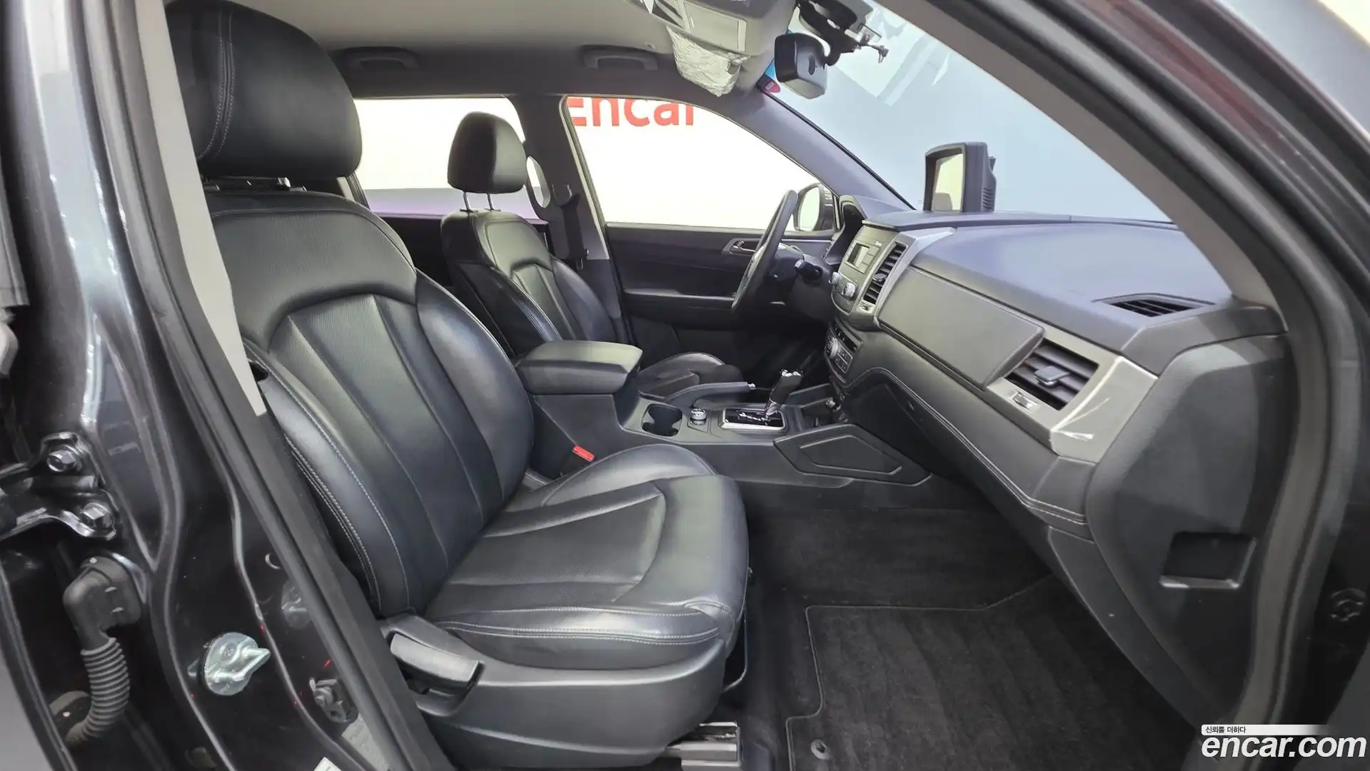 Rexton KG Mobility 2018.4-INNER-010