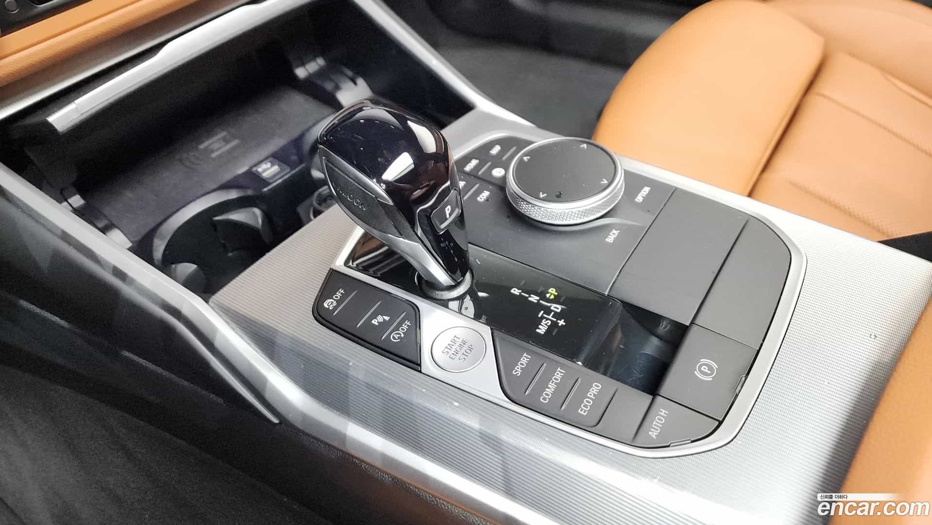 3-Series BMW 2022.9-INNER-009