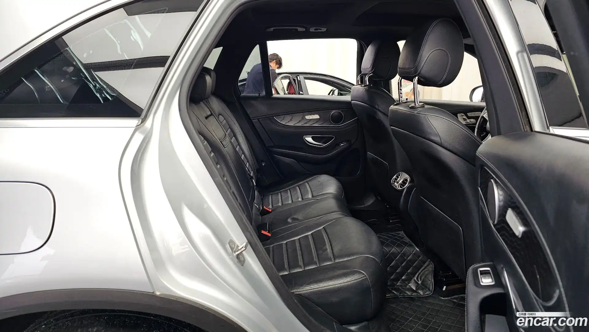 GLC-Class Mercedes-Benz 2017.1-OPTION-016
