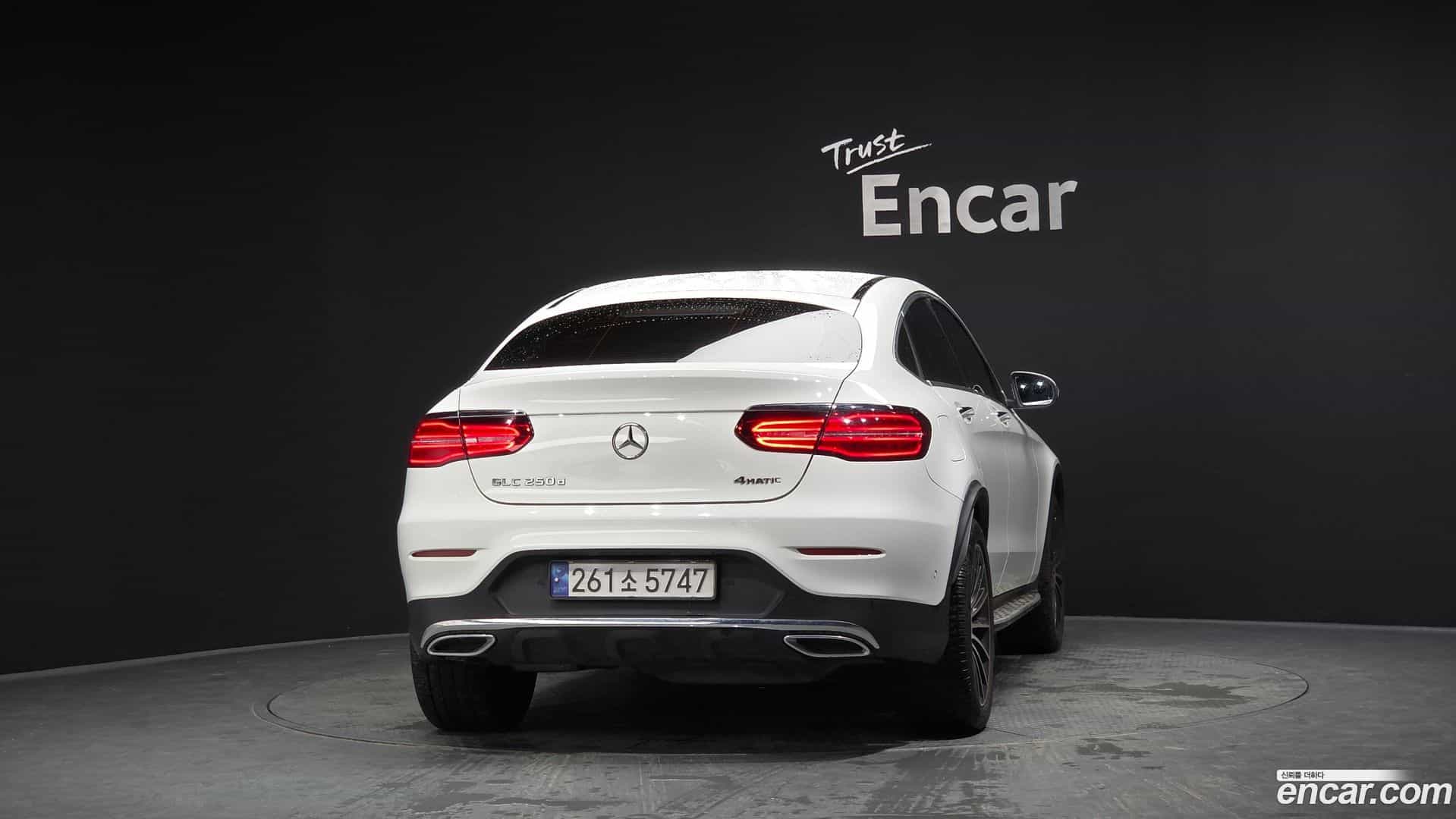 GLC-Class Mercedes-Benz 2017.5-OUTER-004
