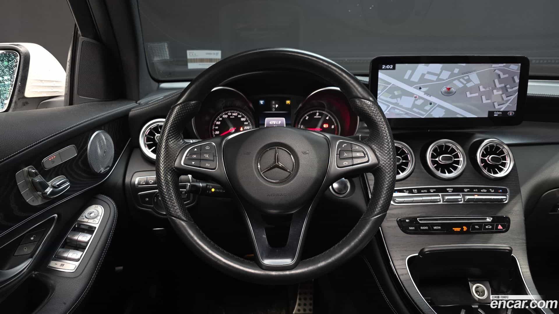 GLC-Class Mercedes-Benz 2017.5-OPTION-018