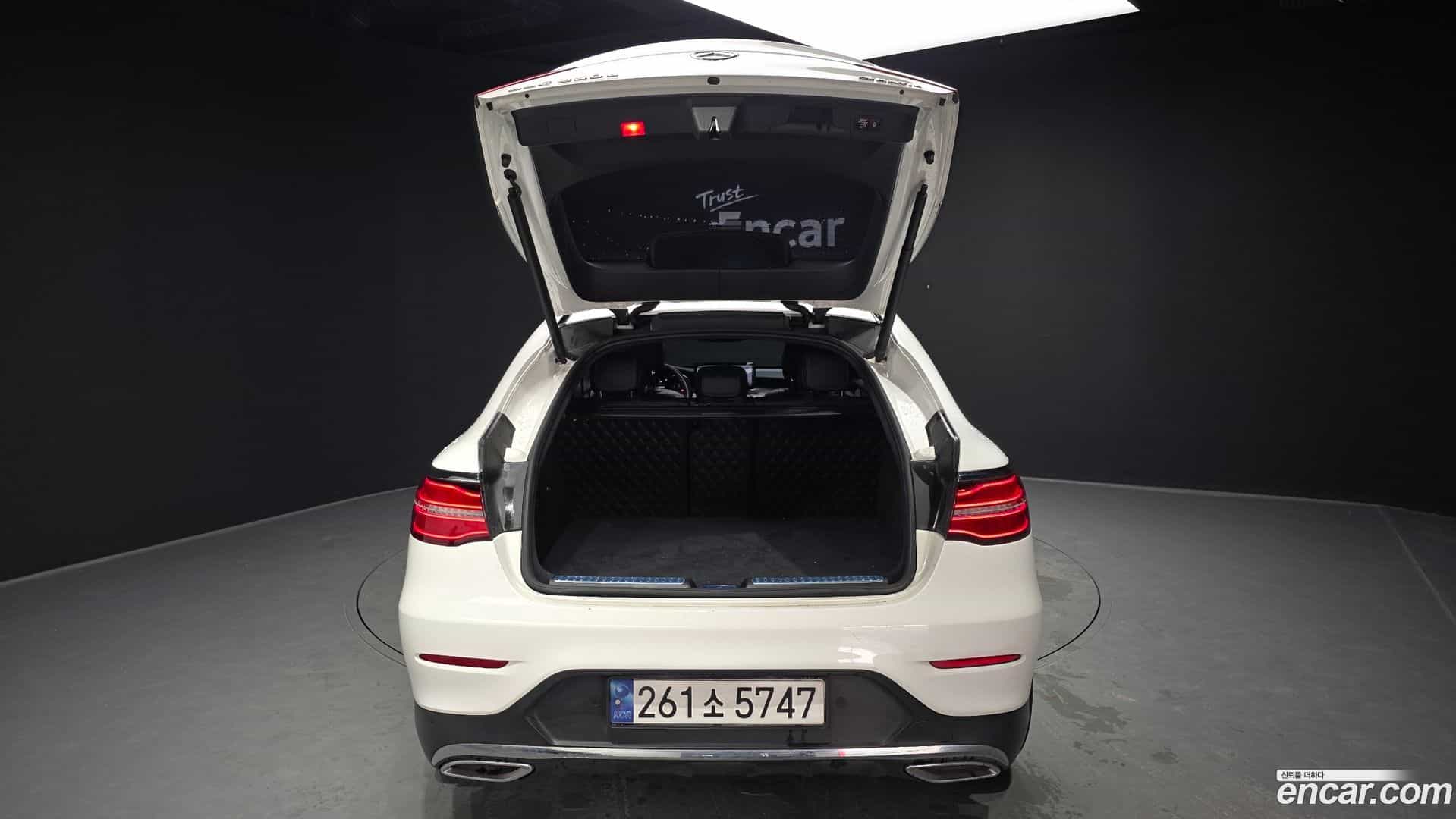 GLC-Class Mercedes-Benz 2017.5-OPTION-024