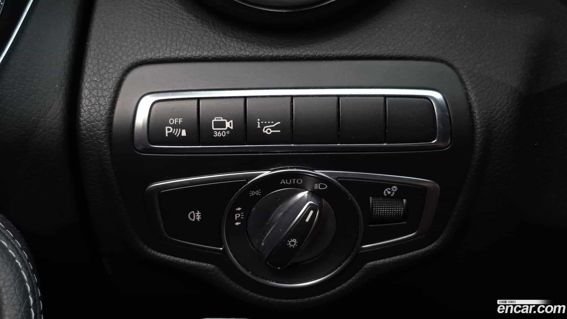 GLC-Class Mercedes-Benz 2017.5-OPTION-041