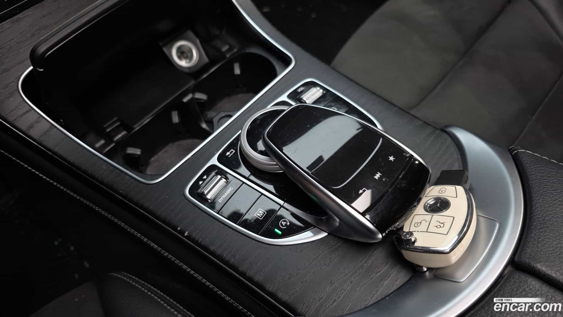 GLC-Class Mercedes-Benz 2017.5-OPTION-047