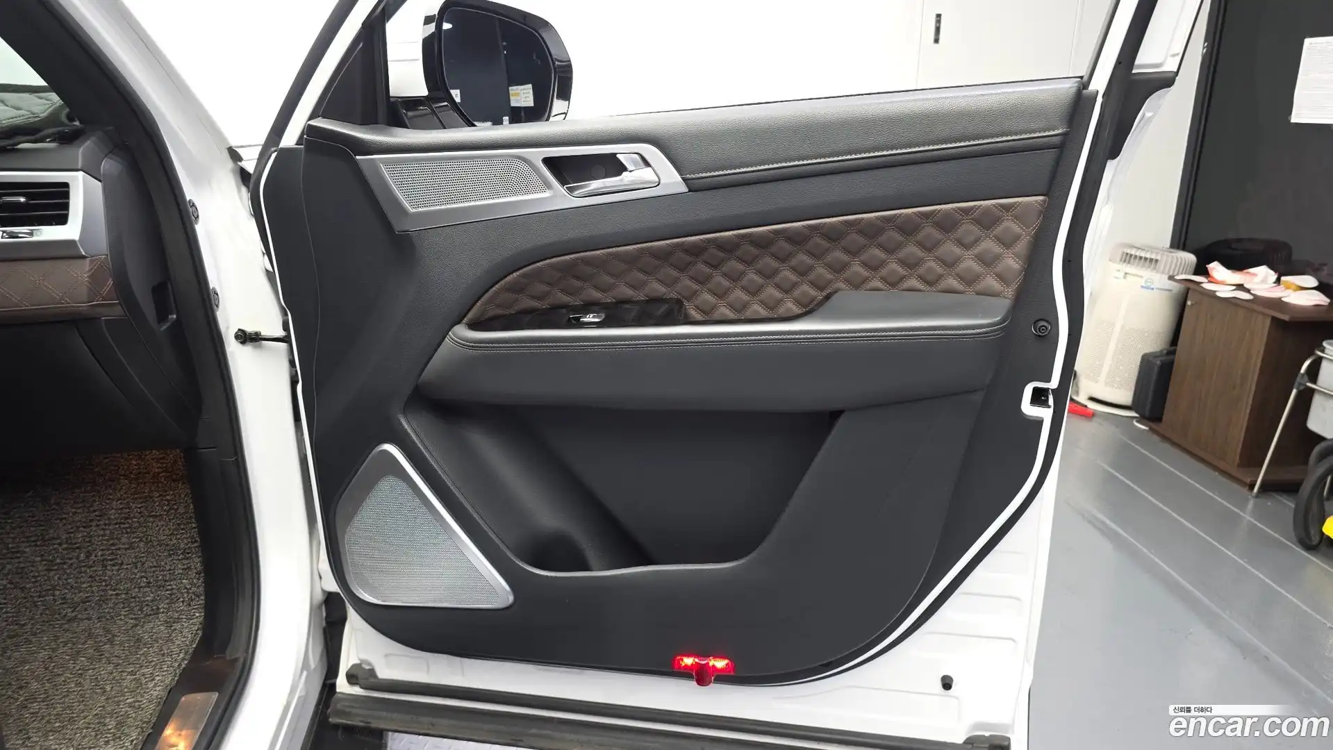Rexton KG Mobility 2021.11-INNER-034