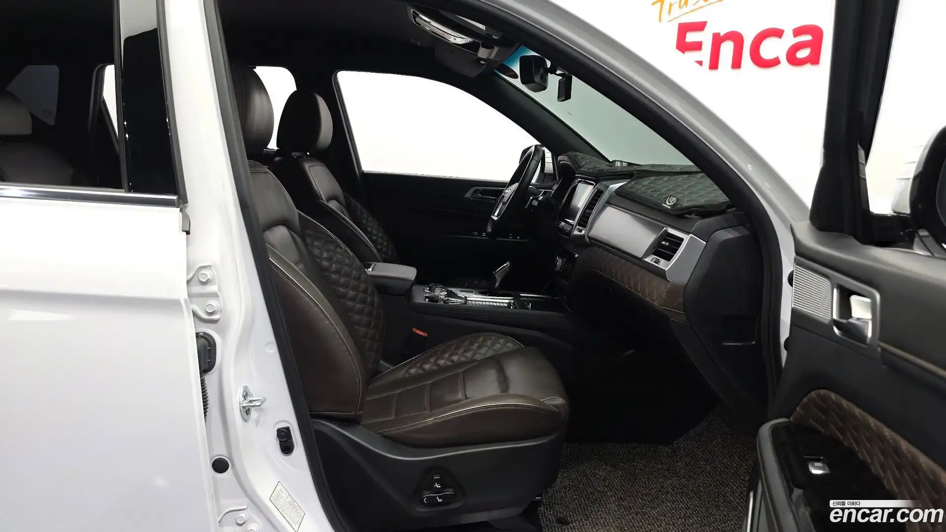 Rexton KG Mobility 2021.11-INNER-036