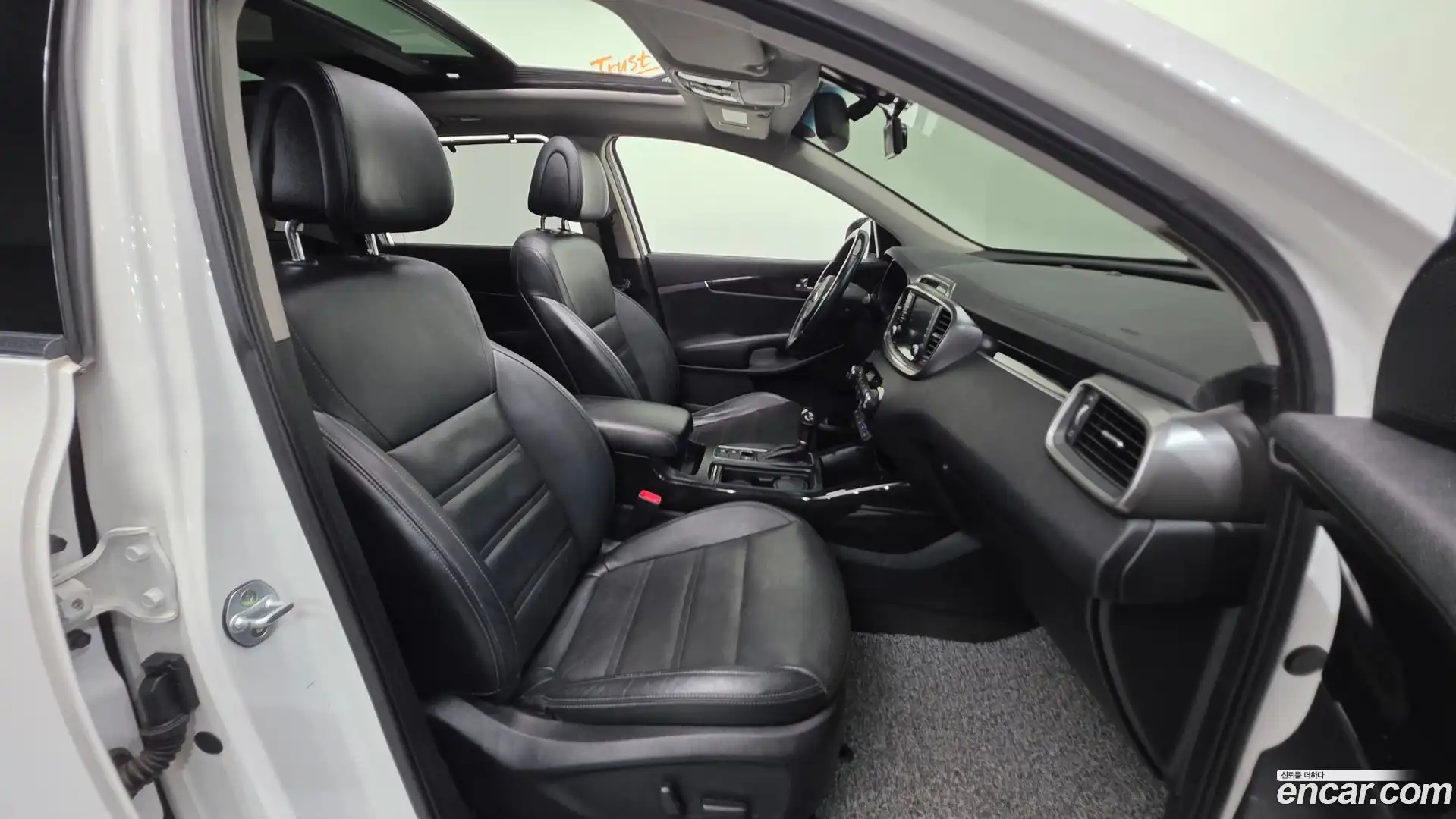 Sorento Kia 2015.3-INNER-010