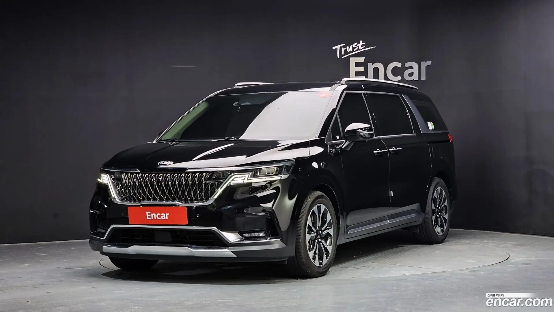 Main__Slider__Photo:Canival Kia 2021.5-0