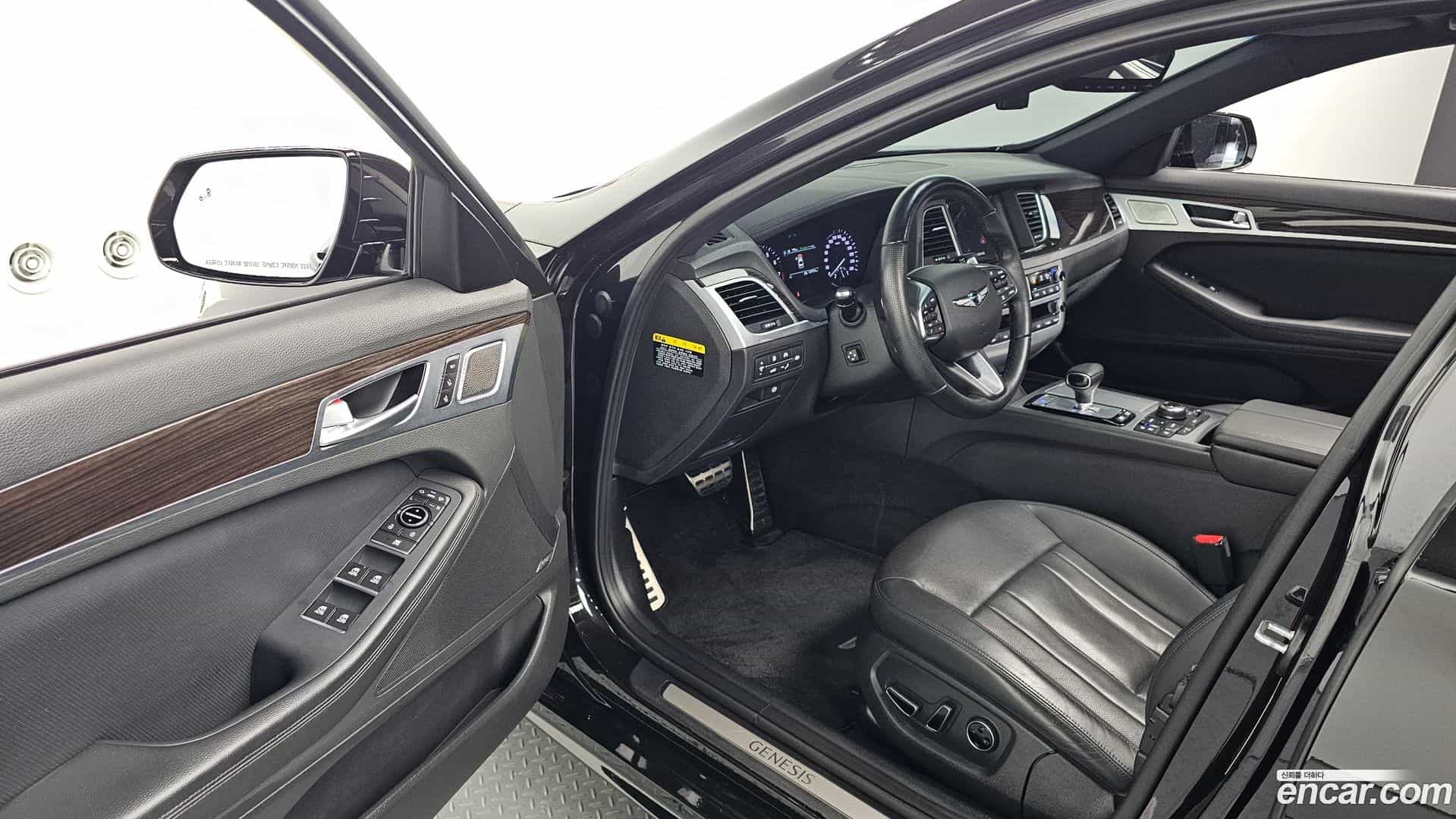 G80 Genesis 2019.2-INNER-010
