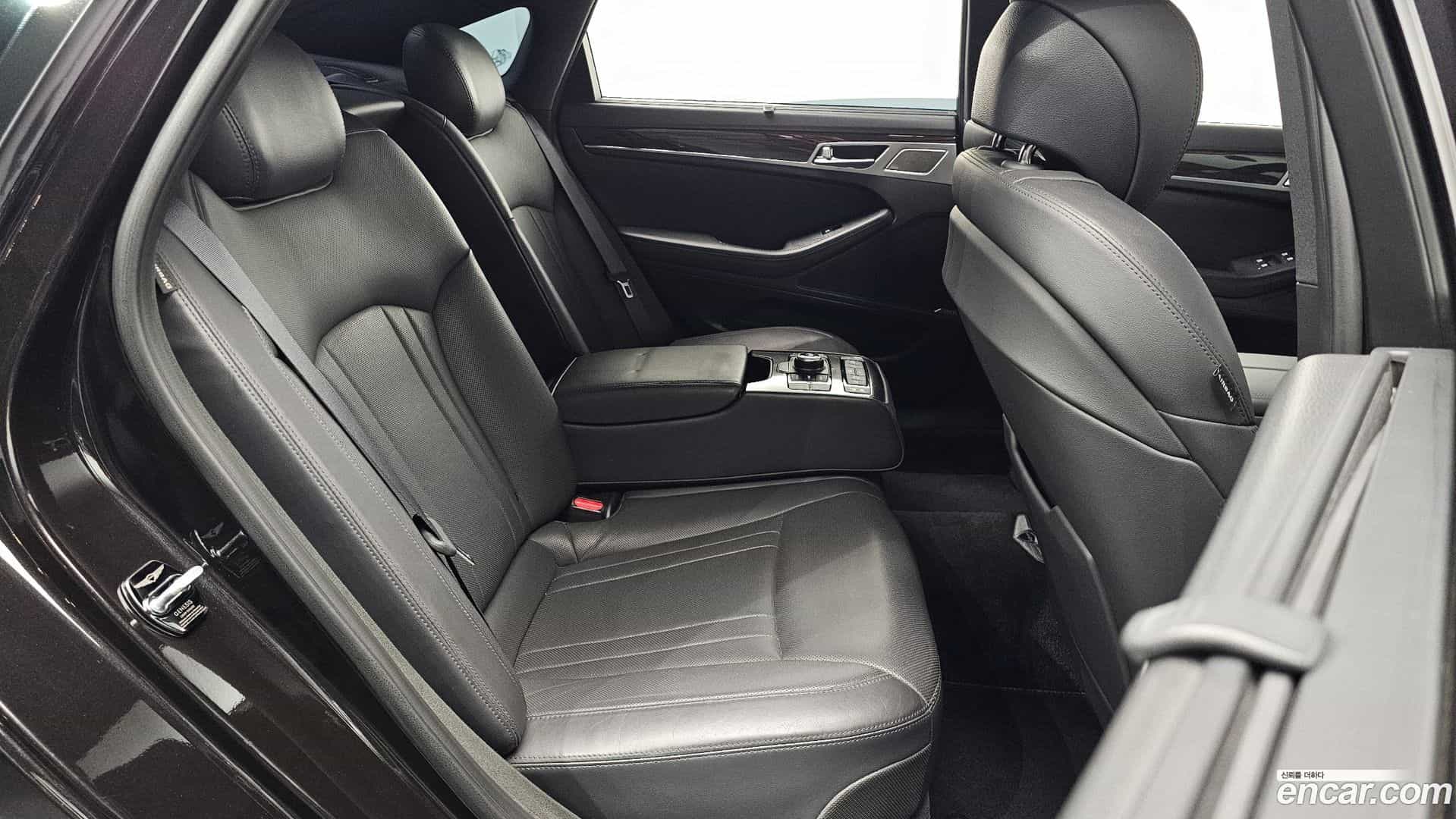 G80 Genesis 2019.2-OPTION-015
