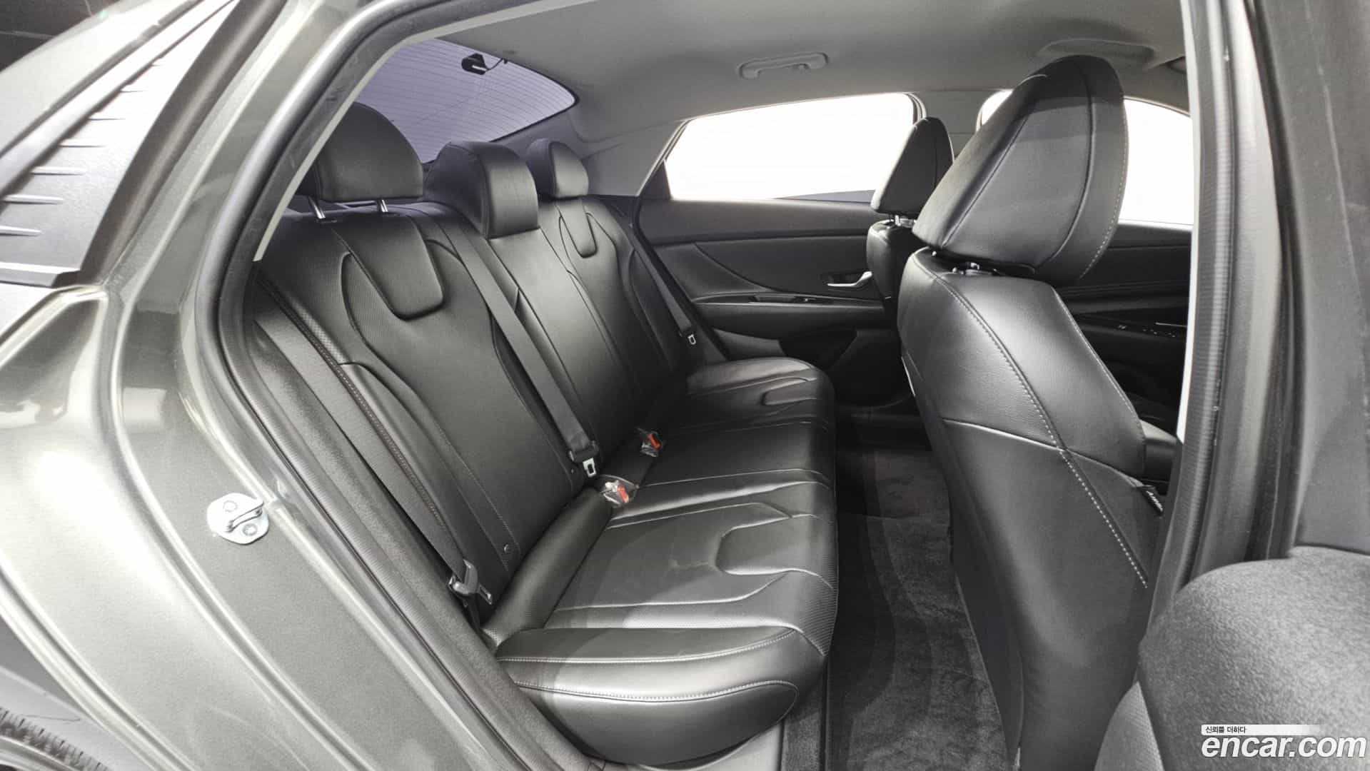 AVANTE Hyundai 2022.11-OPTION-015