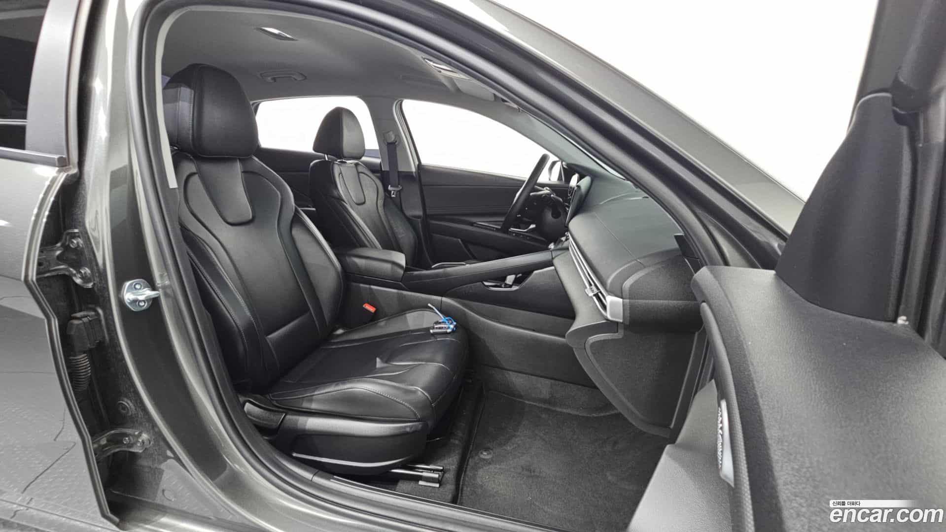 AVANTE Hyundai 2022.11-INNER-036