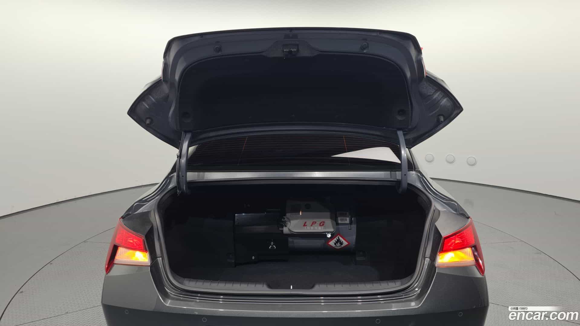 AVANTE Hyundai 2022.11-OPTION-040
