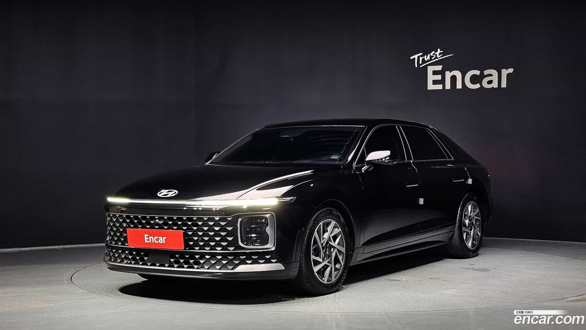 Grandeur Hyundai 2023.8-OUTER-001
