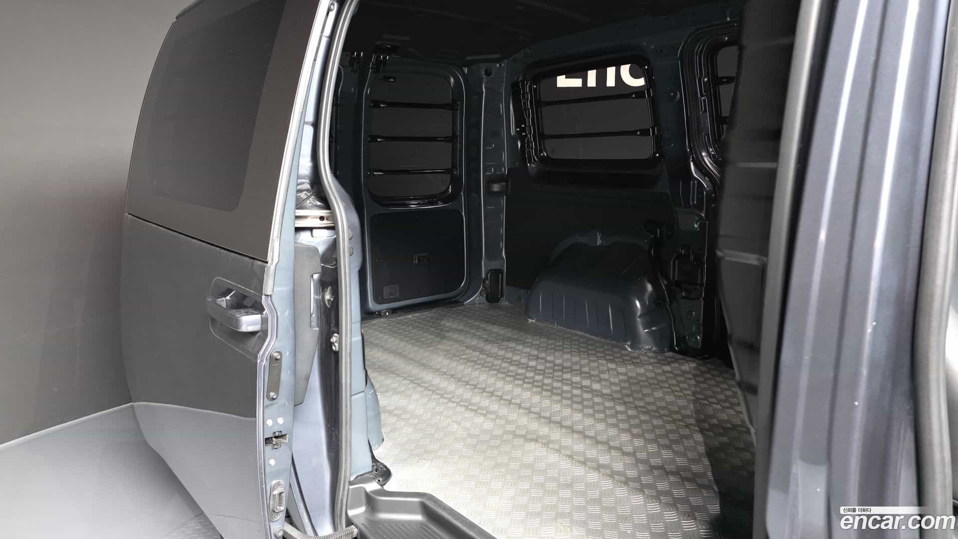 Staria Hyundai 2024.3-OPTION-023