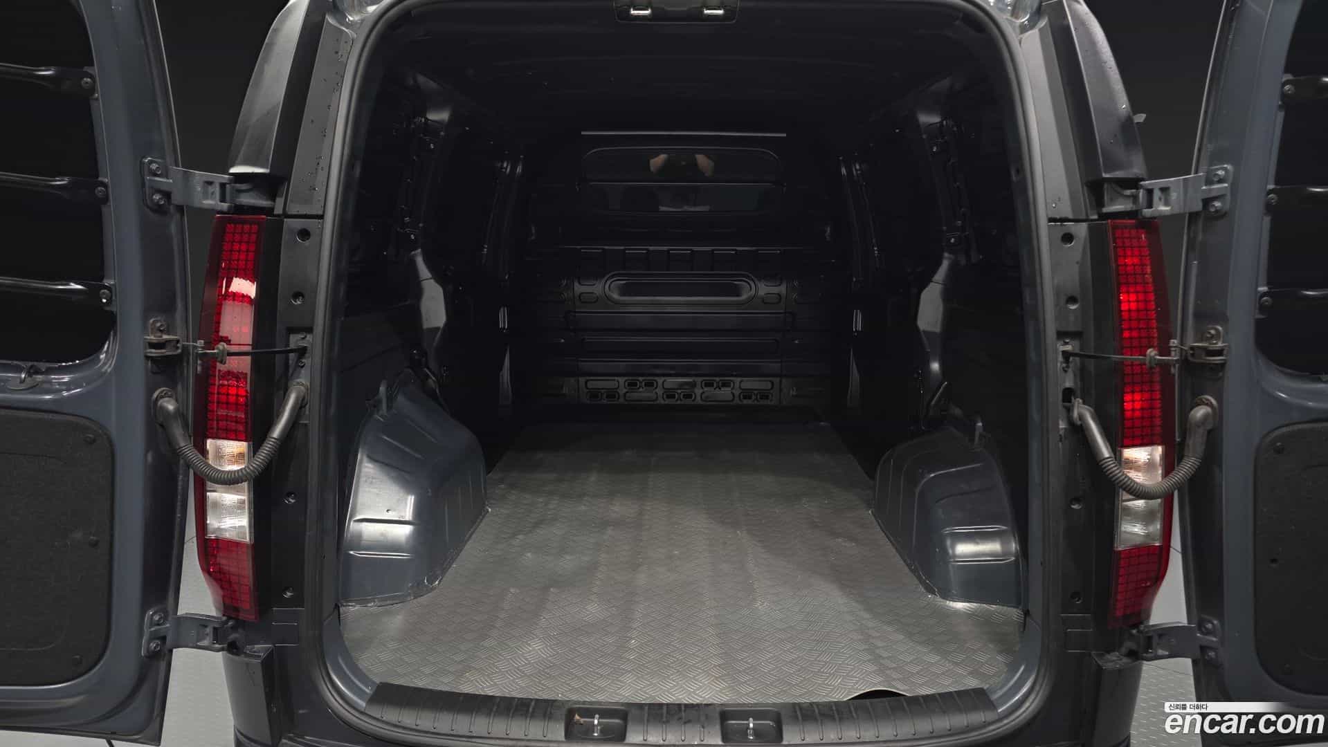 Staria Hyundai 2024.3-OPTION-024