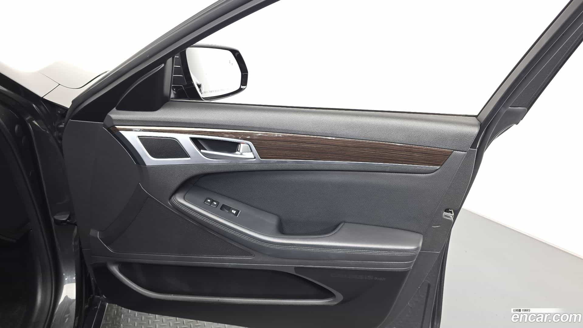 G80 Genesis 2019.2-INNER-034