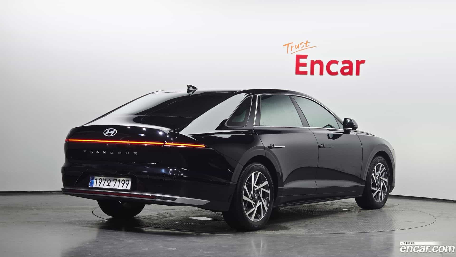 Grandeur Hyundai 2023.6-OUTER-002