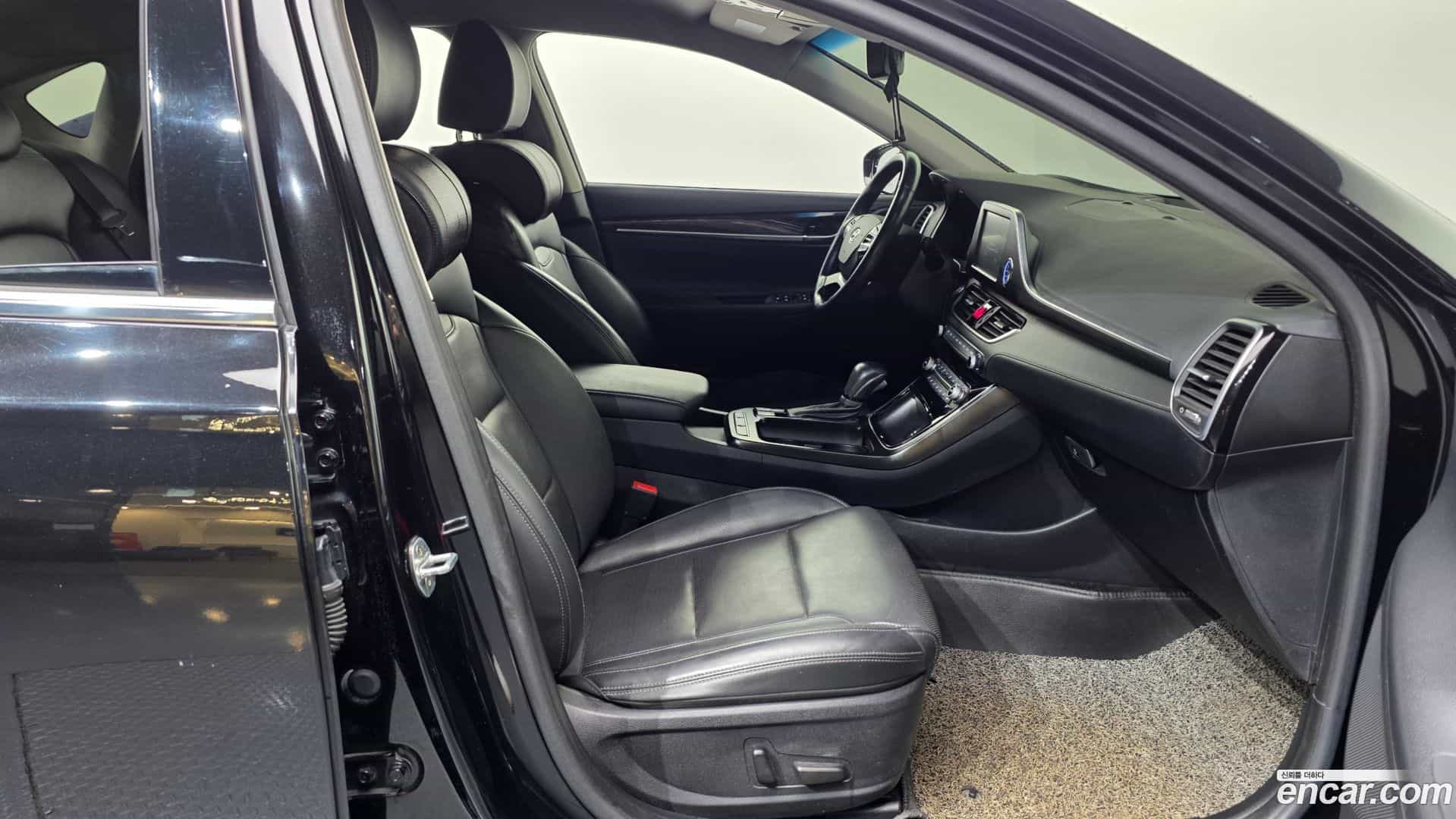 Grandeur Hyundai 2018.8-OPTION-015