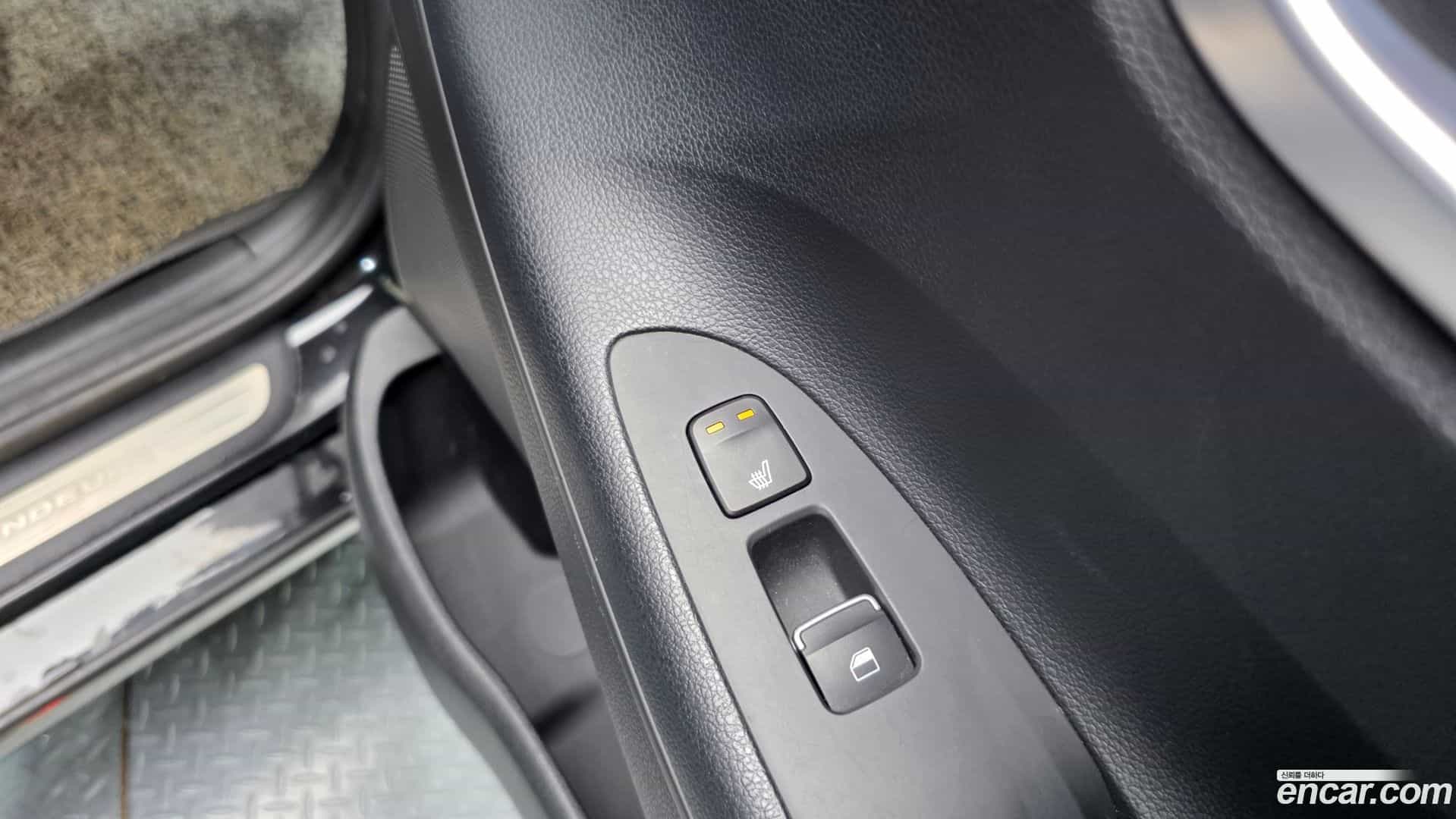 Grandeur Hyundai 2018.8-OPTION-023