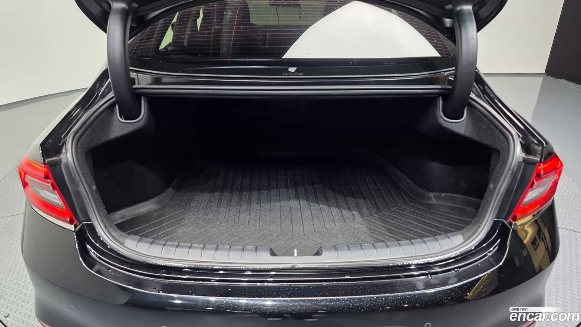 Grandeur Hyundai 2018.8-OPTION-024
