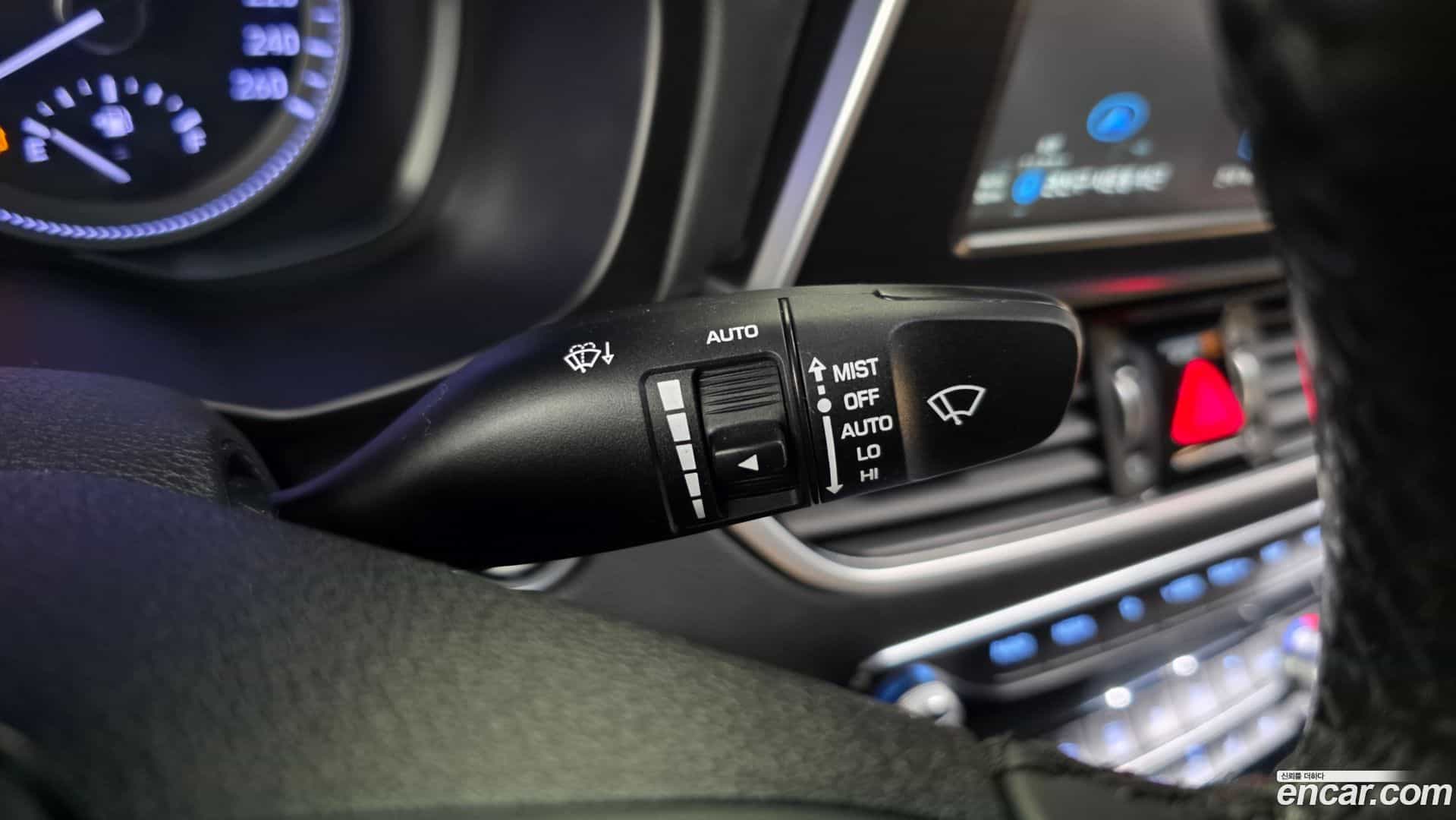 Grandeur Hyundai 2018.8-OPTION-043