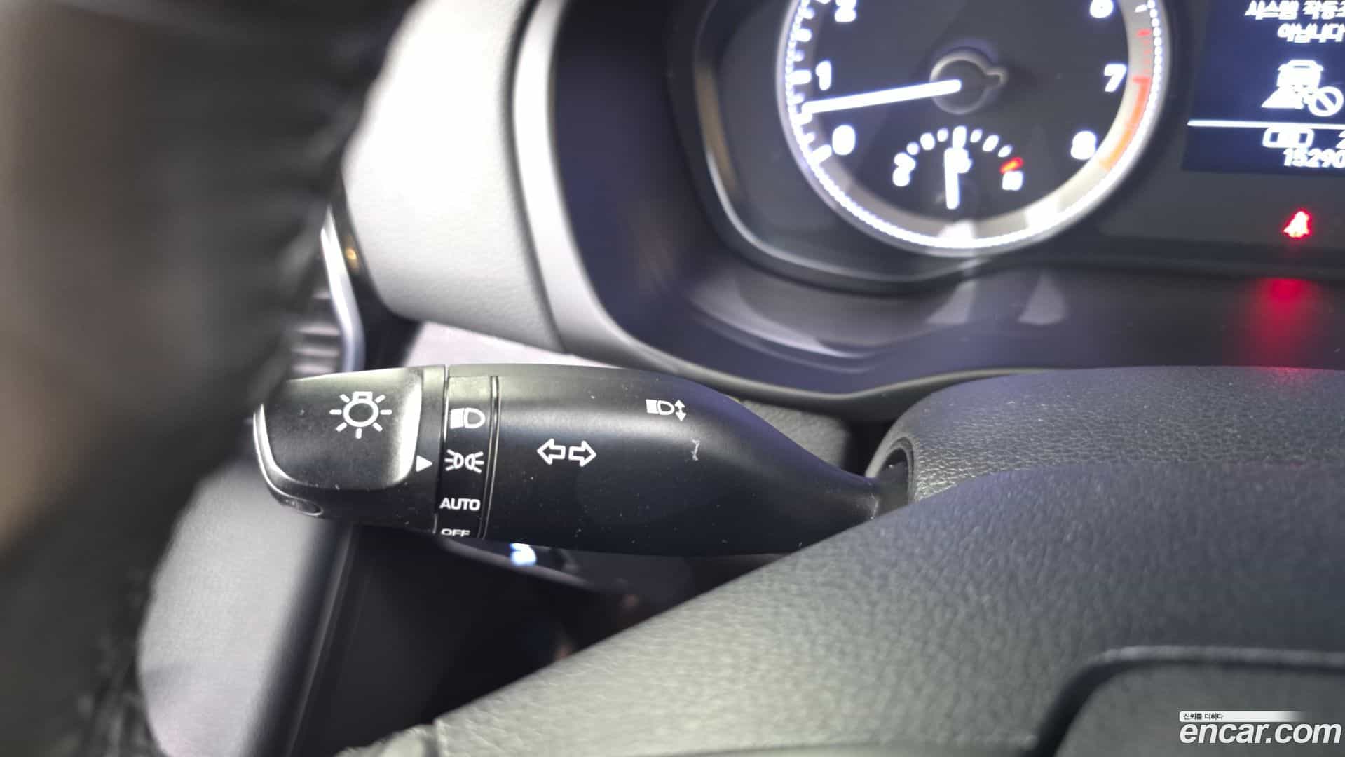 Grandeur Hyundai 2018.8-OPTION-047