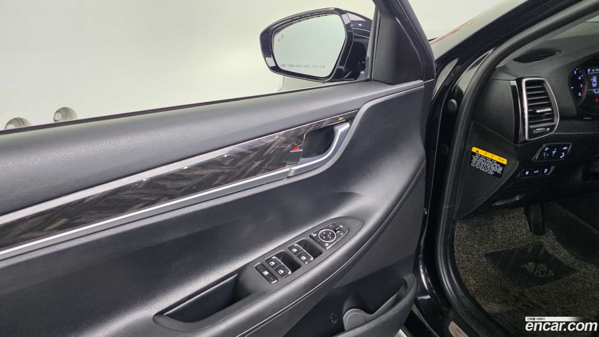 Grandeur Hyundai 2018.8-OPTION-049