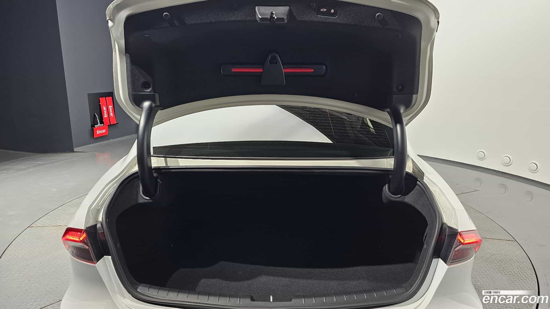 Grandeur Hyundai 2021.3-OPTION-043